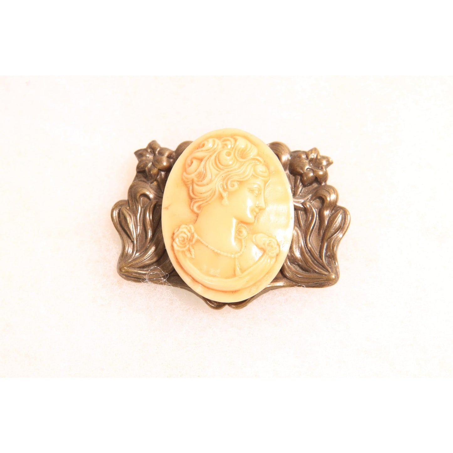 1930s Art Nouveau Floral Swirl Silver Tone Metal and Cream Cameo Brooch