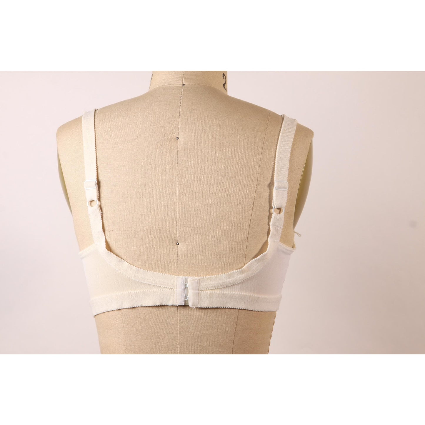 1970s Sheer Floral White Lace Light Padded Bra by Montgomery Ward-40C