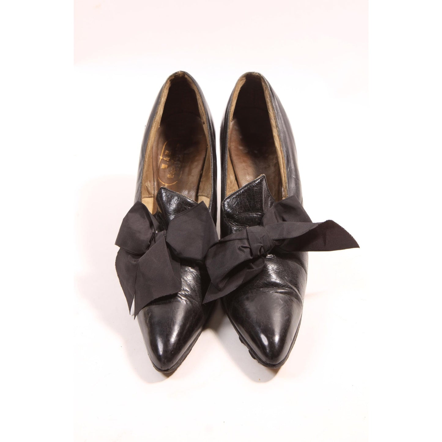 Antique 1910s Edwardian Black Pointed Toe Bow Detail Leather High Heel Pump Shoes by W & W Shoe Company Springfield MO