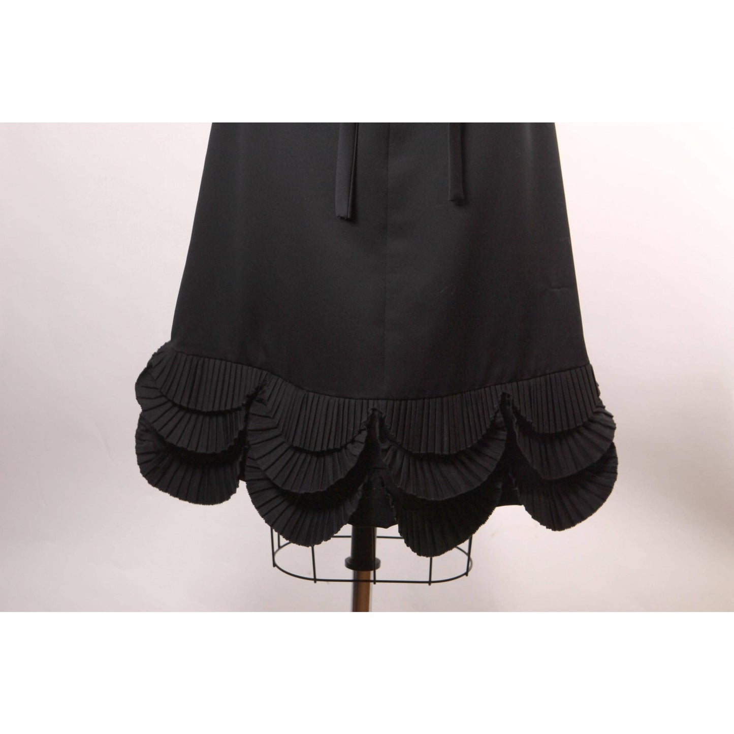 1960s Black Sleeveless V Neck Ruffle Scalloped Hem Rhinestone Detail Belted Formal Cocktail Dress -M