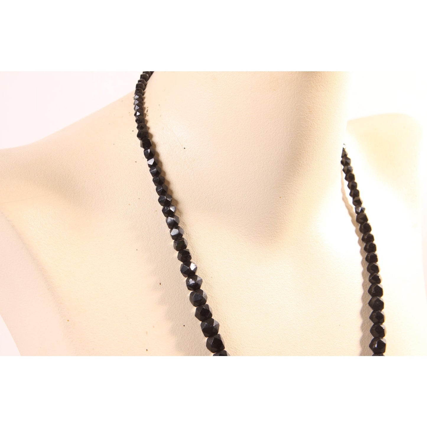 Vintage Black Faceted Glass Graduated Beaded Necklace