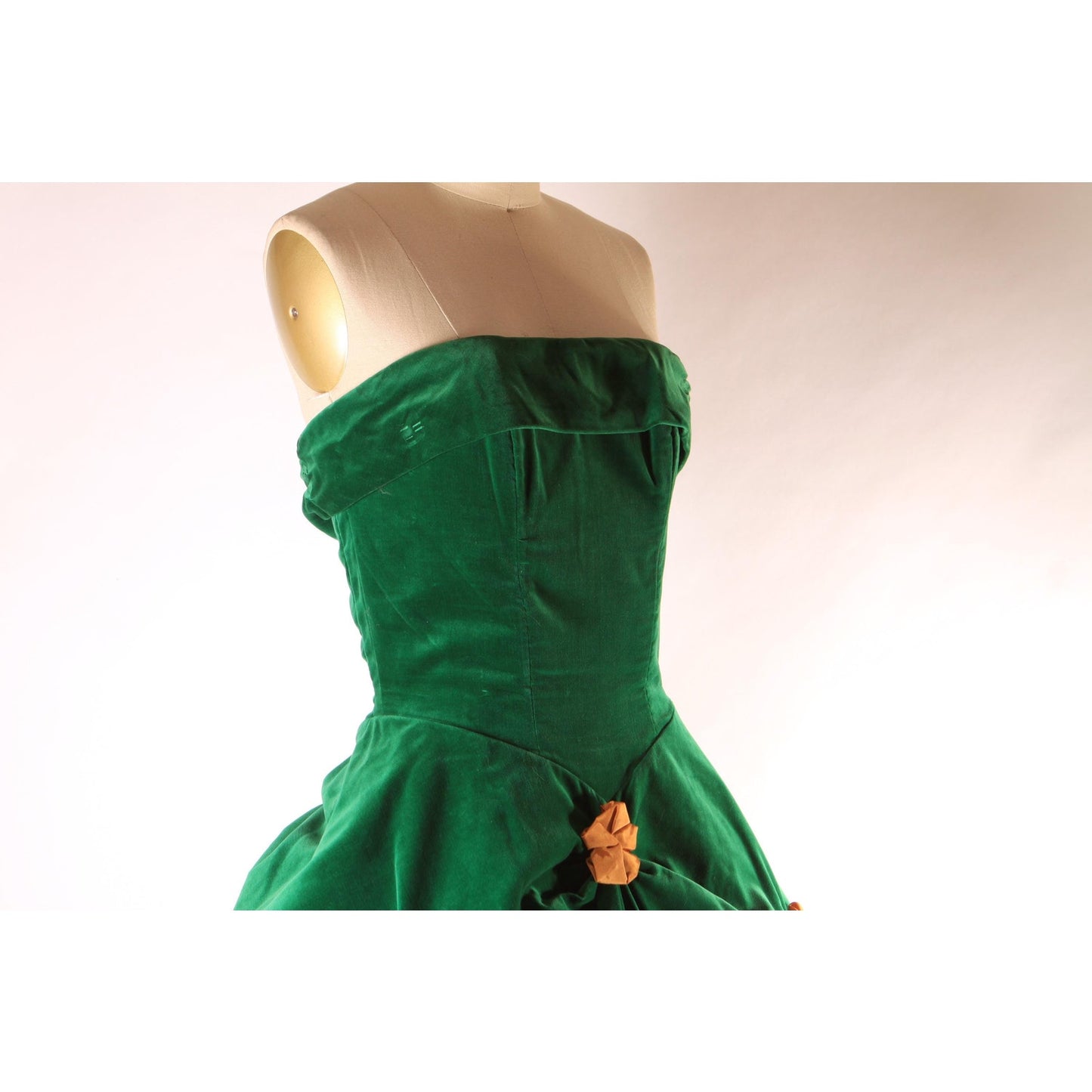 Late 1940s Early 1950s Emerald Green Velvet and Golden Yellow Gathered Bow Strapless Formal Prom Dress by Fred Perlberg -XS