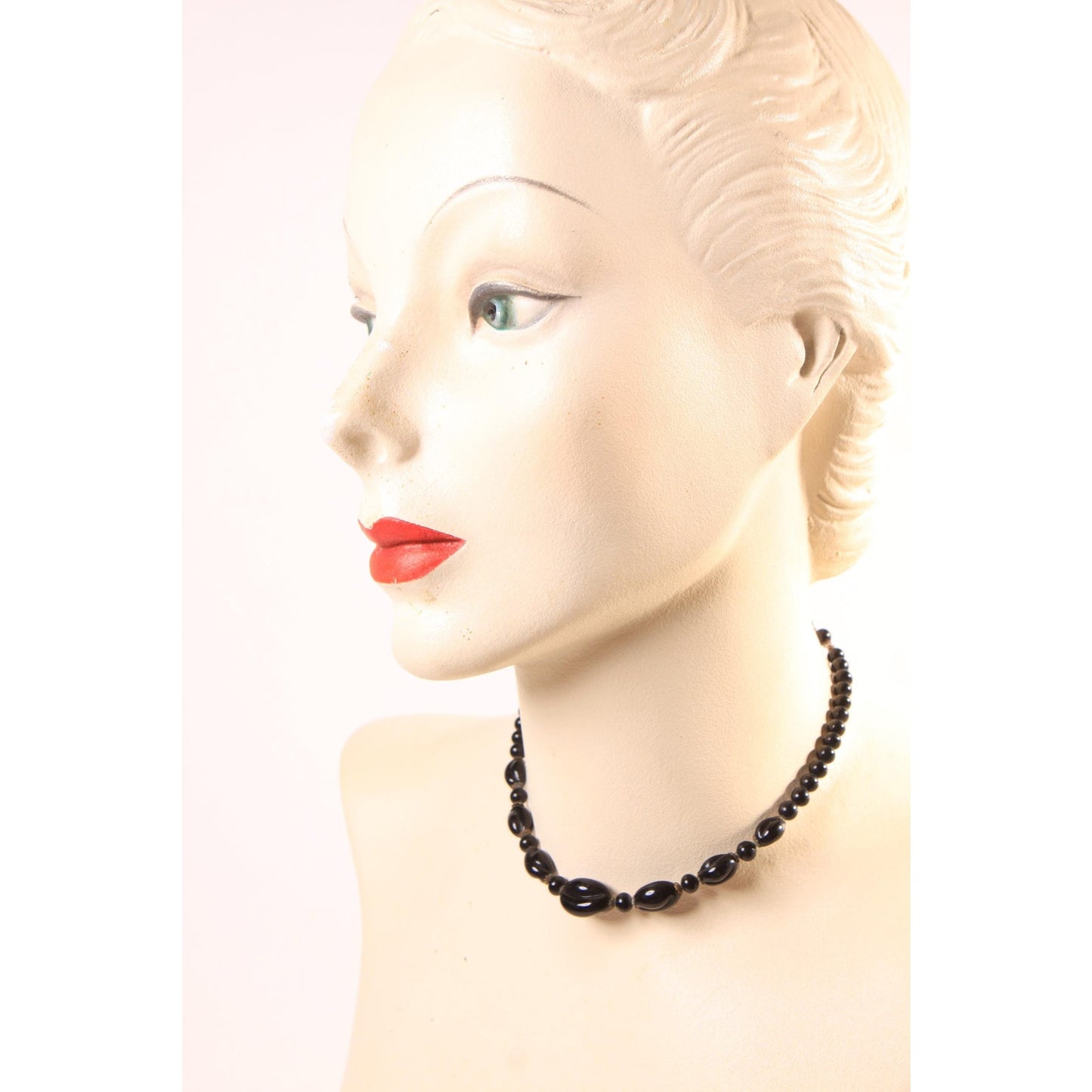 1950s Black Beaded Oval Twisted Necklace