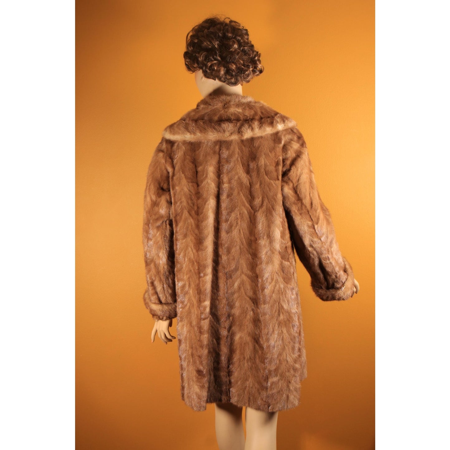 1950s Honey Brown Long Sleeved Mink Fur Coat by McDaniel's -M-L