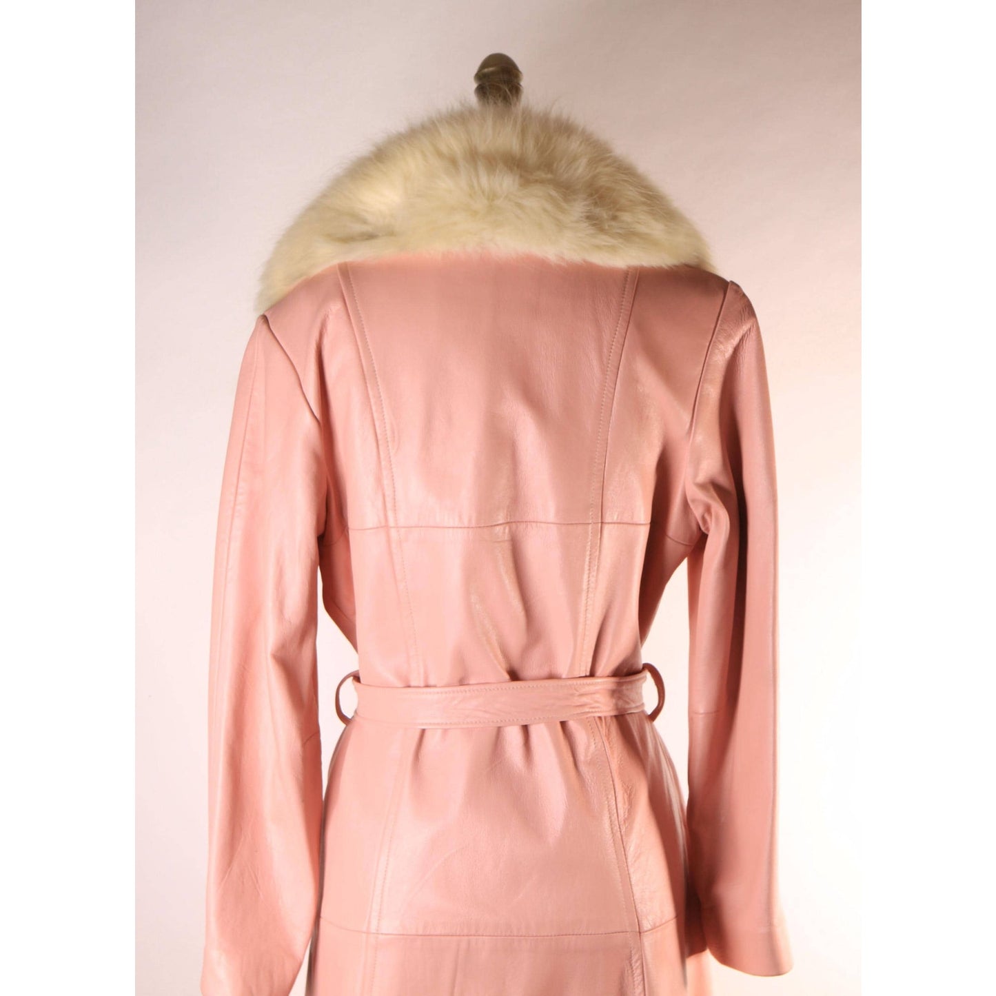 1970s Light Pink Leather Cream Fox Fur Collar Belted Trench Coat by New England Sportswear Company -L-XL