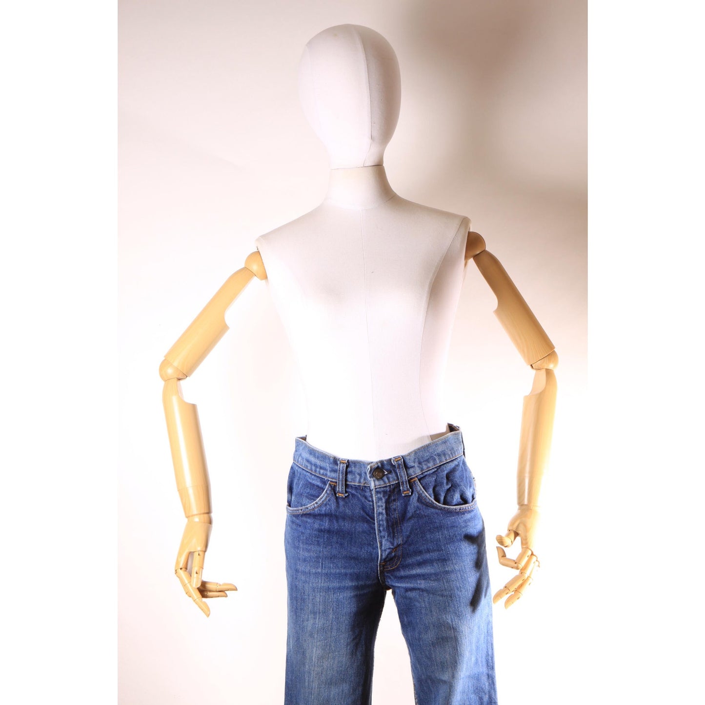 1970s Blue Denim Flared Jeans by Levi's - 29x33
