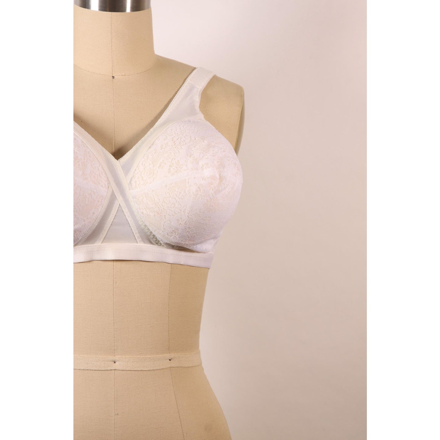 1970s Sheer White Lace Bra by Montgomery Ward-38D