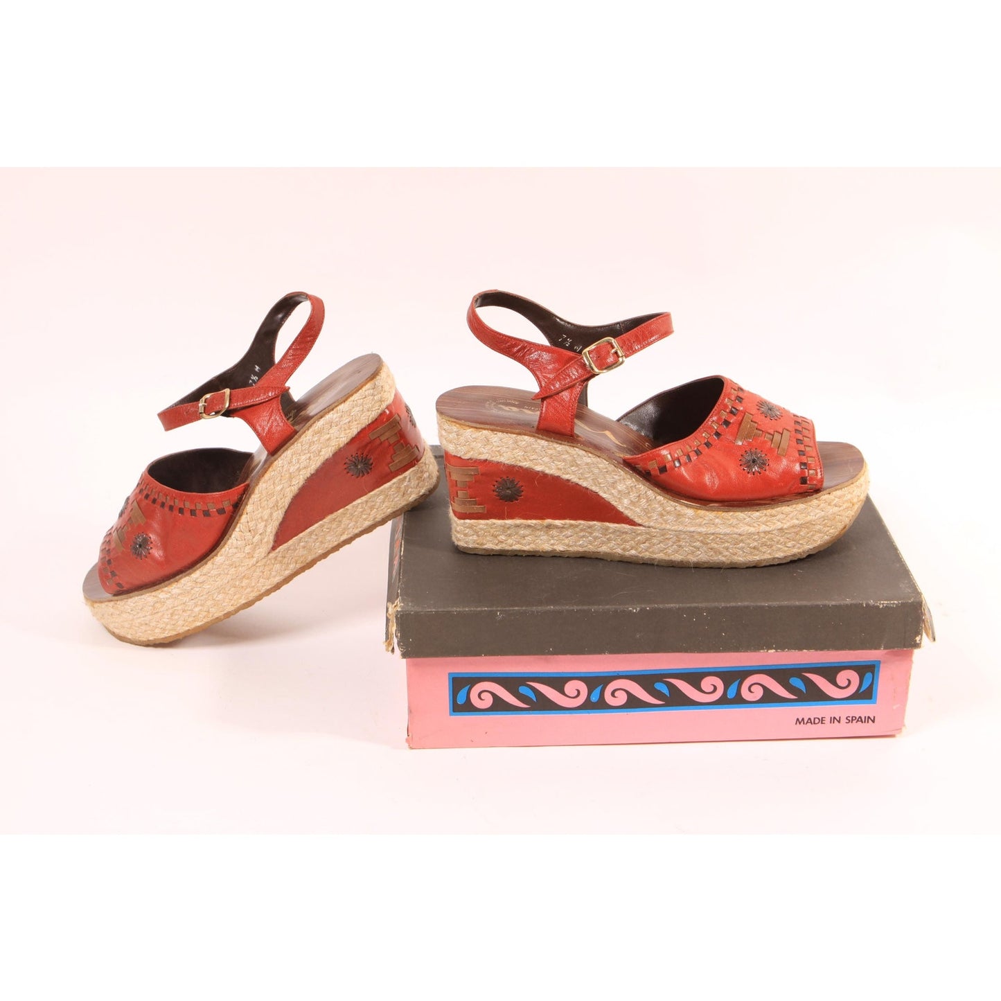 1970s Red and Brown Boho Platform High Heel Sandals Shoes by Nina-Size 7 1/2M