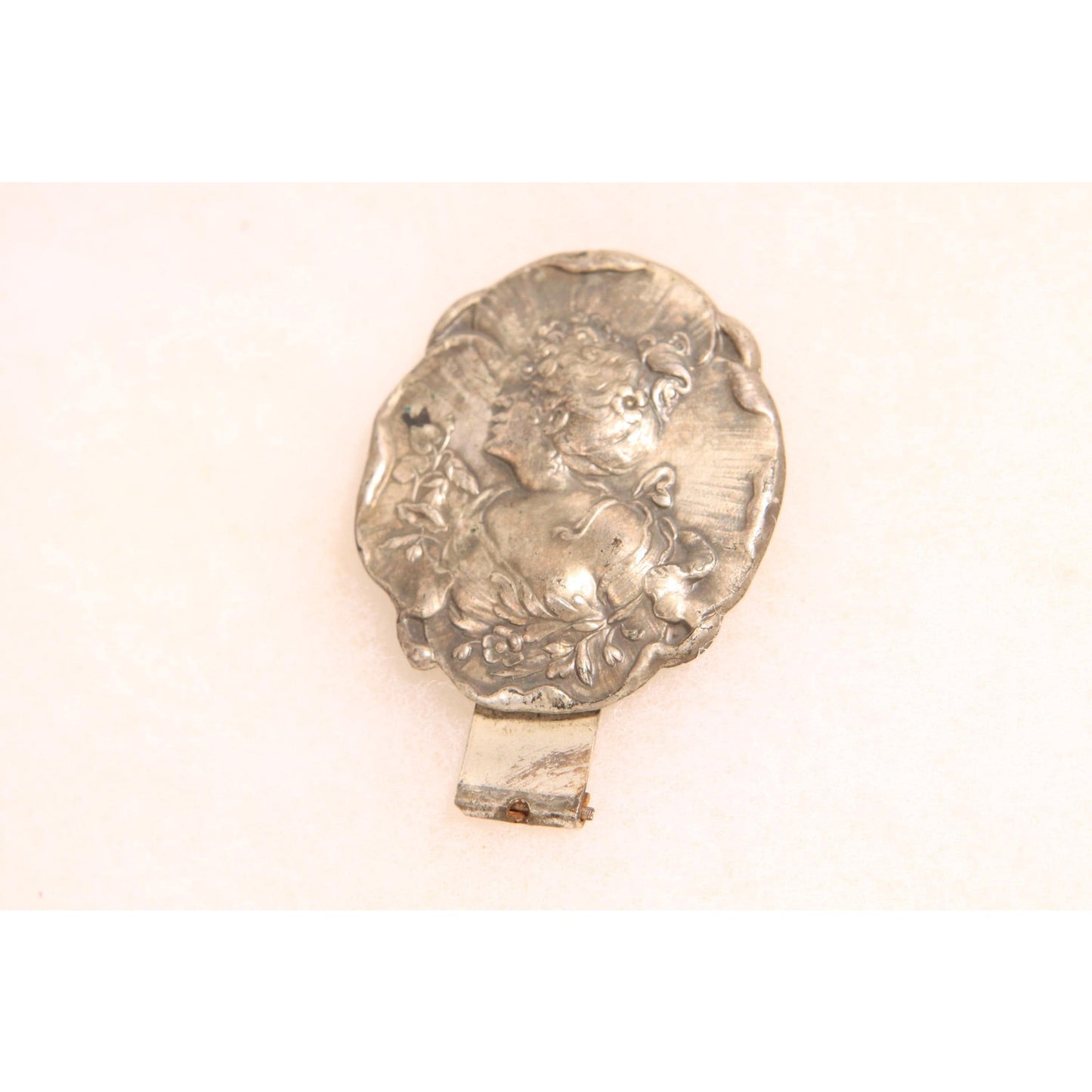 1930s Art Nouveau Silver Tone Metal Embossed Gibson Girl Belt Dress Clip