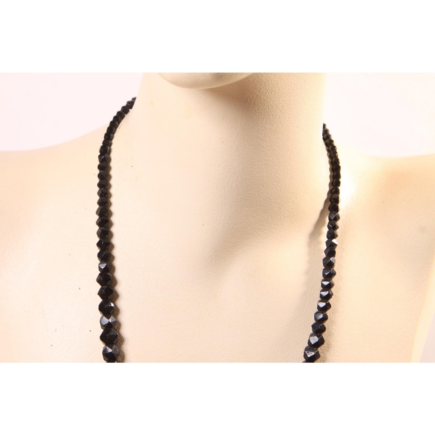 Vintage Black Faceted Glass Graduated Beaded Necklace