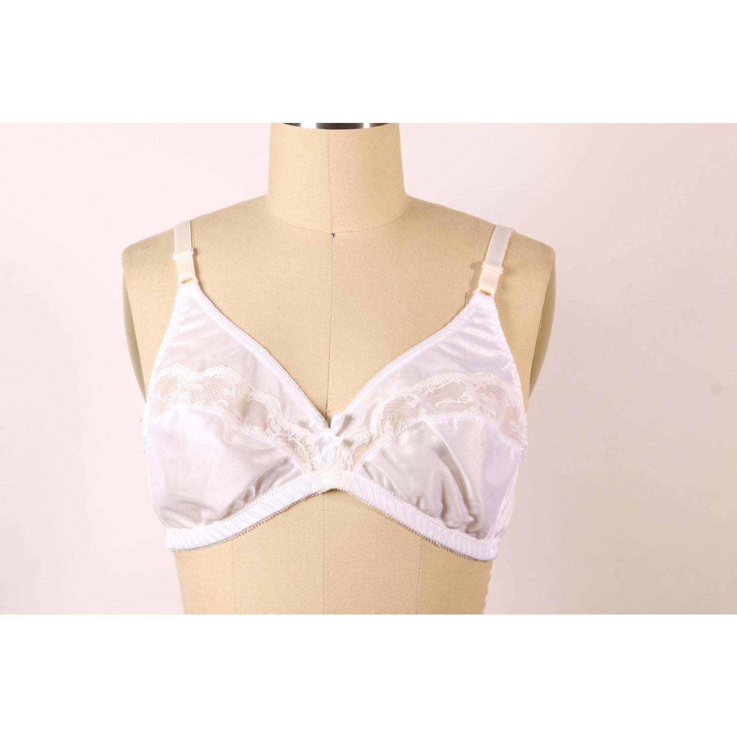 1970s 1980s White Sheer Floral Lace Trim Bow Detail Bra by Bali-38B