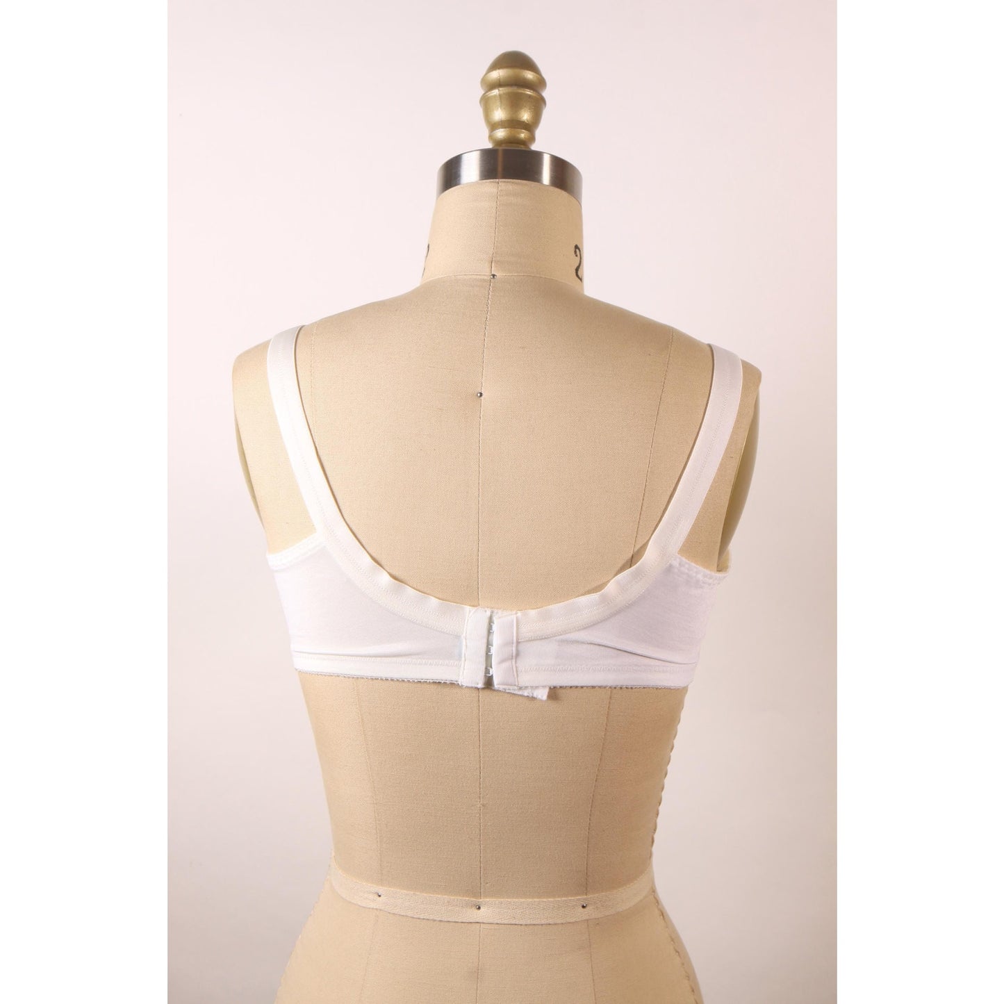 1970s White Lace Trim Floral Detail Bra by Support Can Be Beautiful-38B