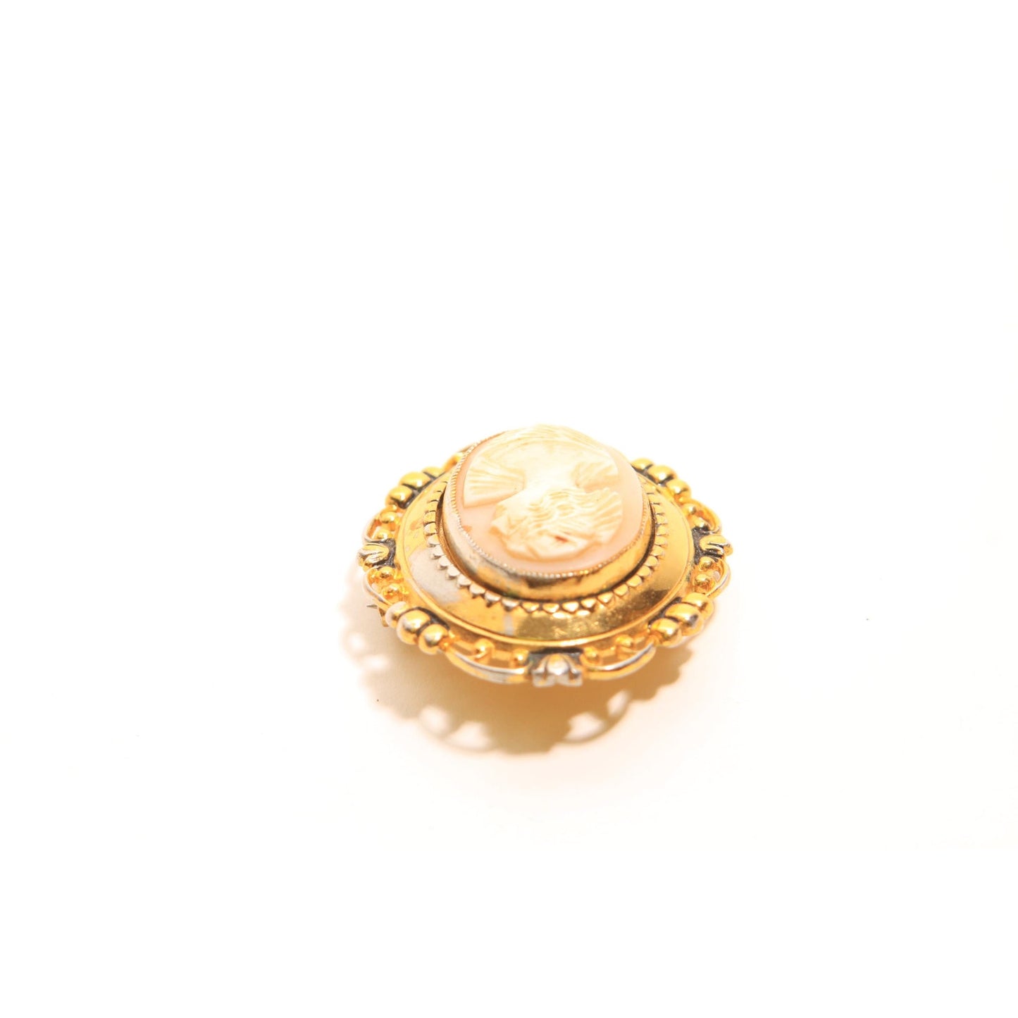 1950s 1960s Gold Tone Metal and Pink and Cream Cameo Brooch