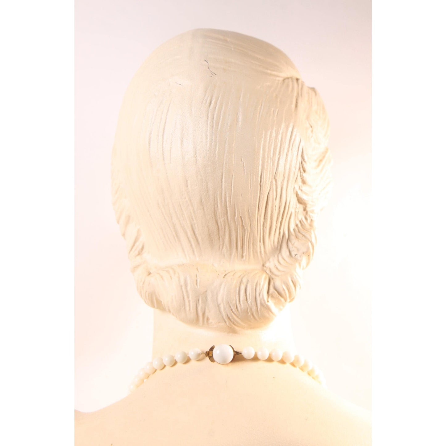 1960s 1970s White Plastic Beaded Single Strand Necklace by Hong Kong