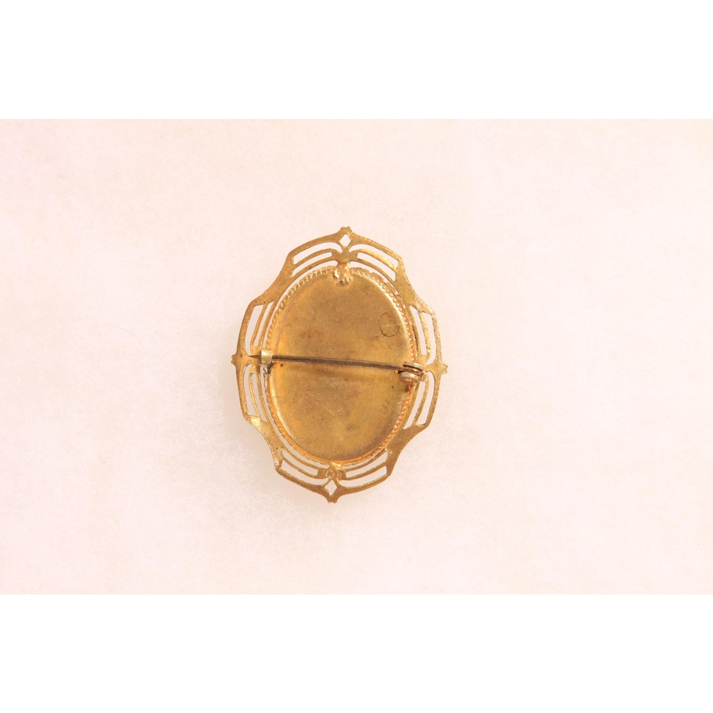 1930s 1940s Gold Tone Metal, Reddish Brown and Cream Cameo Brooch