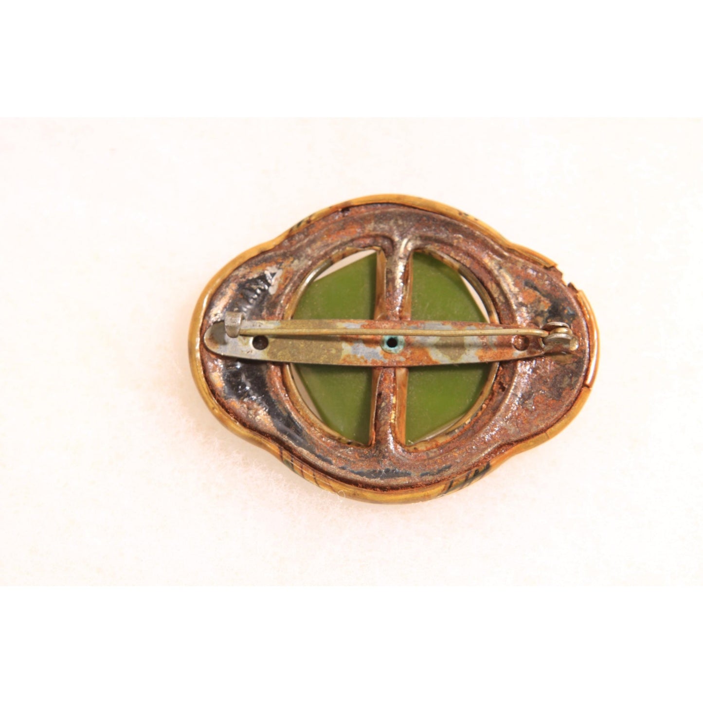 1930s Green and Yellow Rhinestone Art Deco Art Nouveau Rounded Bakelite and Plastic Swirl Brooch