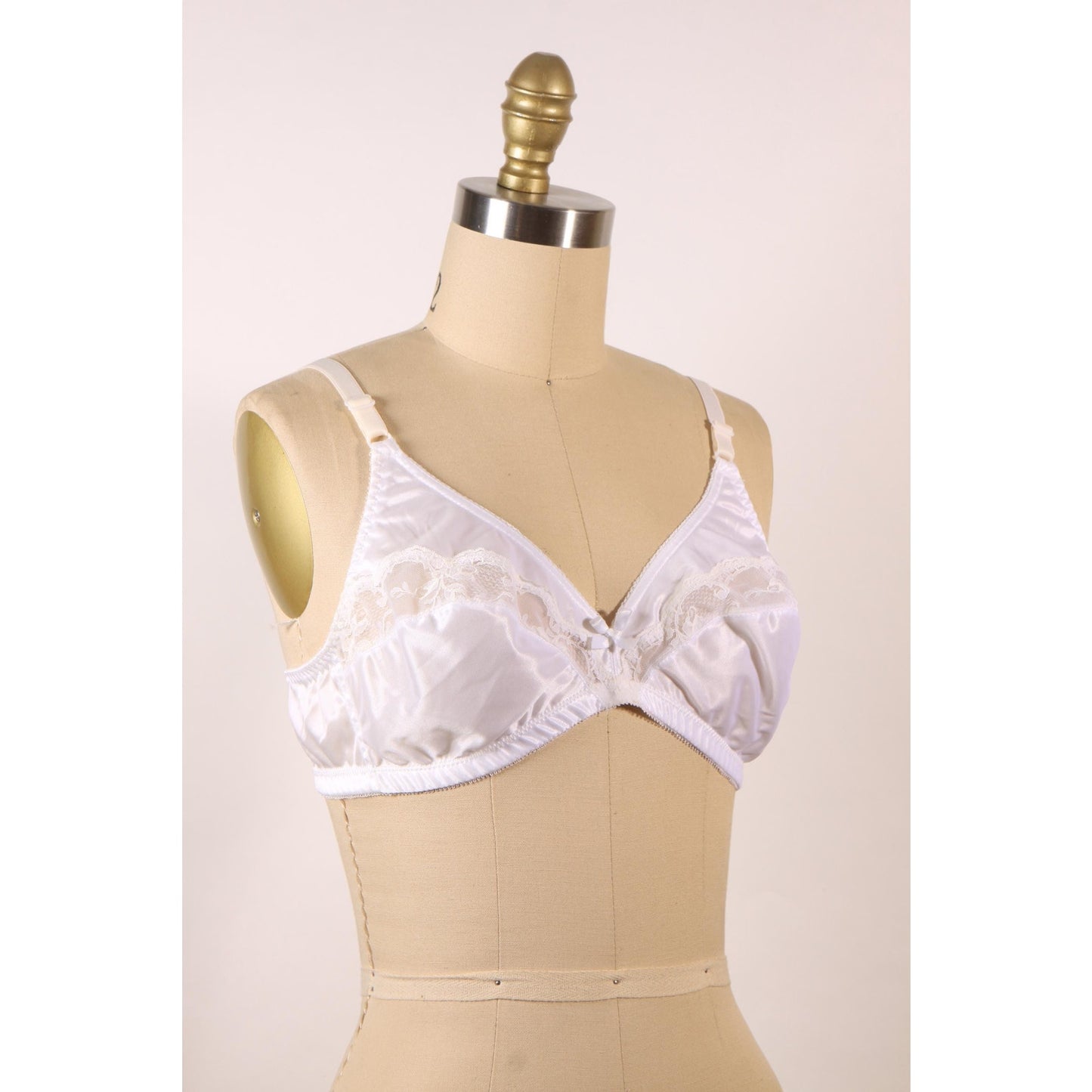 1970s 1980s White Sheer Floral Lace Trim Bow Detail Bra by Bali-38B