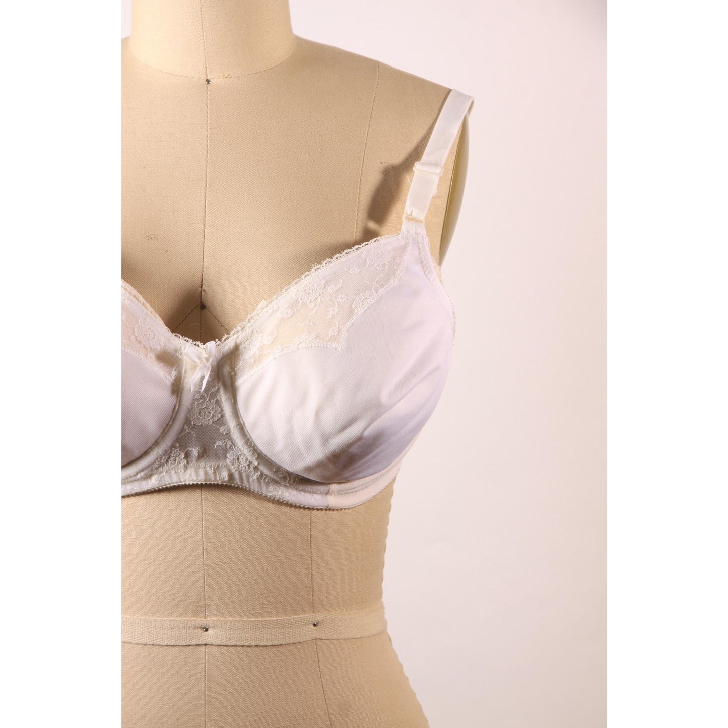 1970s White Sheer Floral Lace Bow Detail Bra by Playtex-38B
