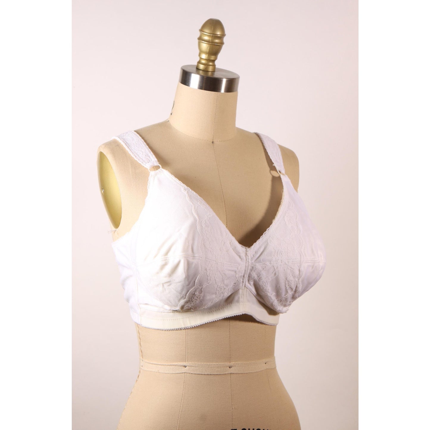 1970s White Floral Lace Trim Bra by Sears-40C