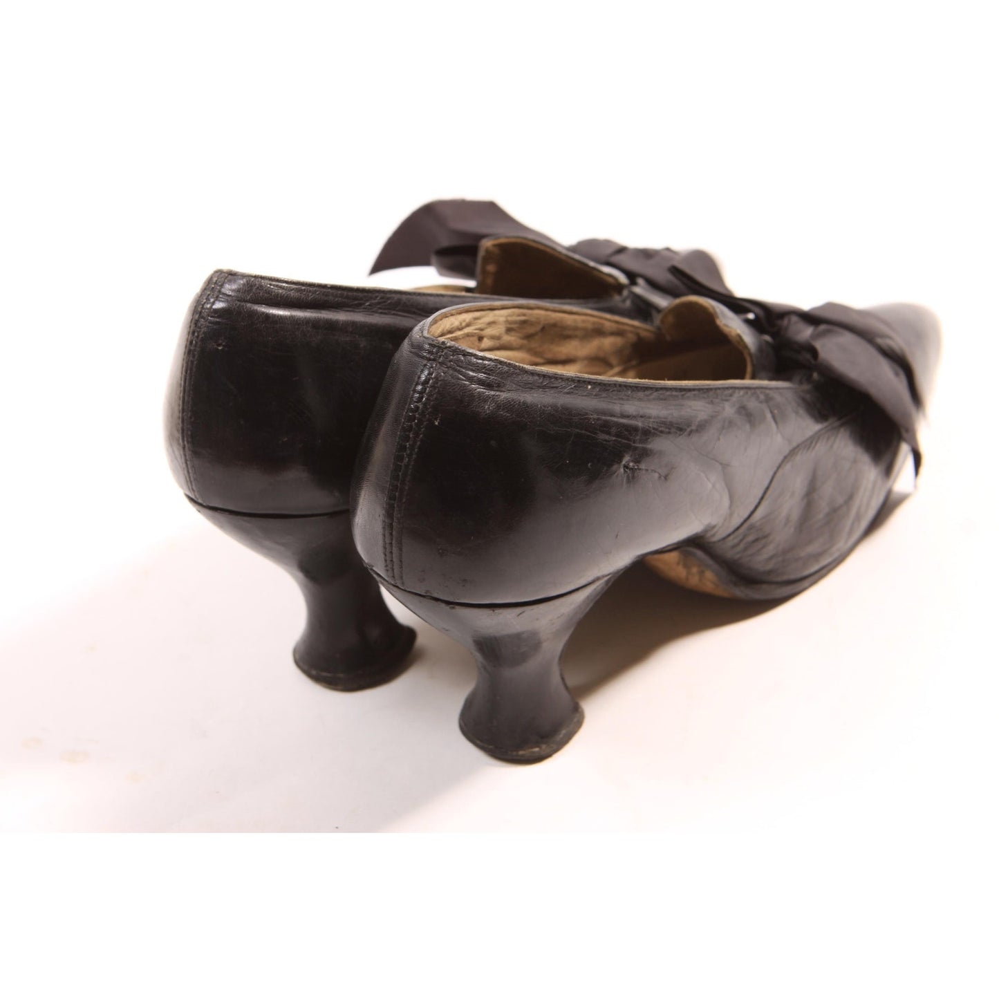 Antique 1910s Edwardian Black Pointed Toe Bow Detail Leather High Heel Pump Shoes by W & W Shoe Company Springfield MO