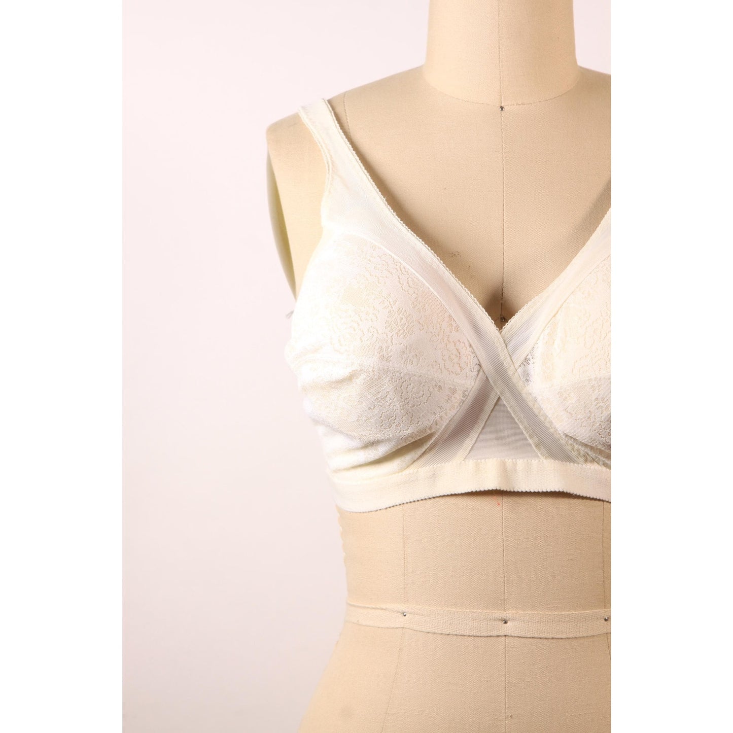 1970s Sheer Floral White Lace Light Padded Bra by Montgomery Ward-40C