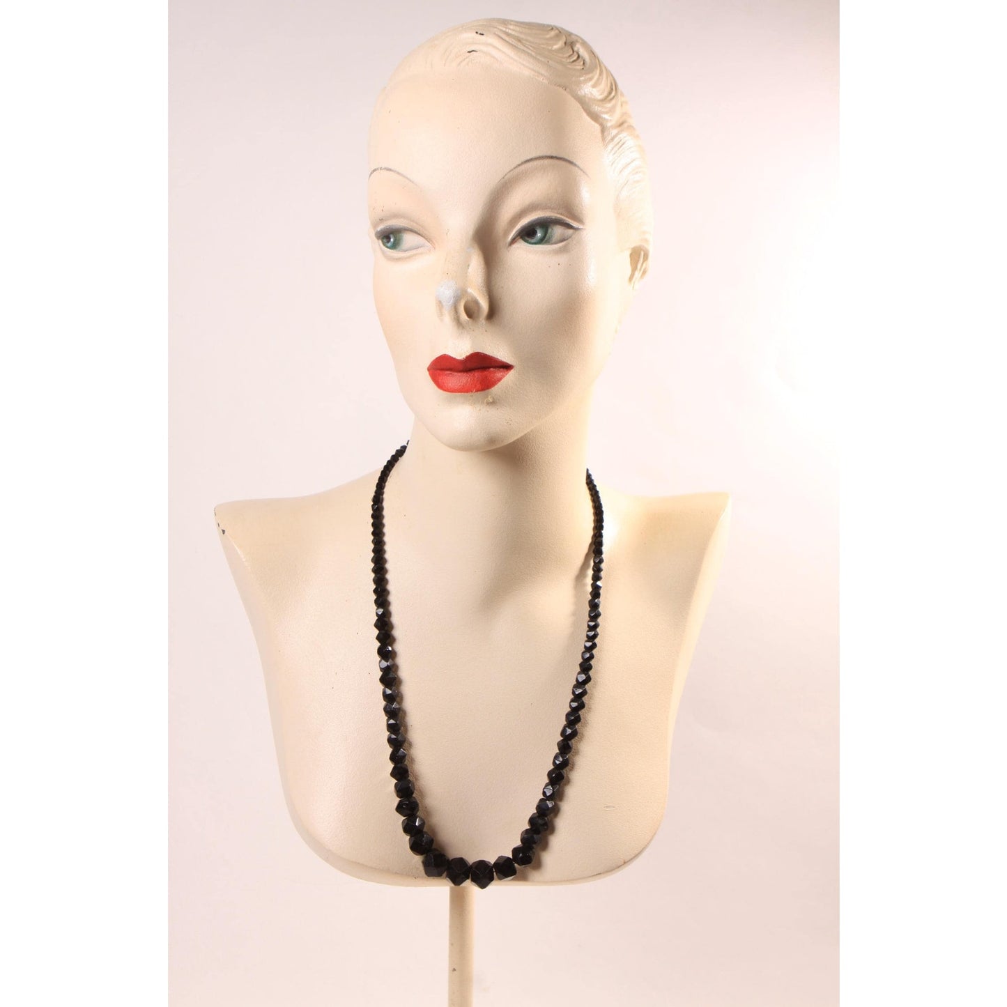 Vintage Black Faceted Glass Graduated Beaded Necklace