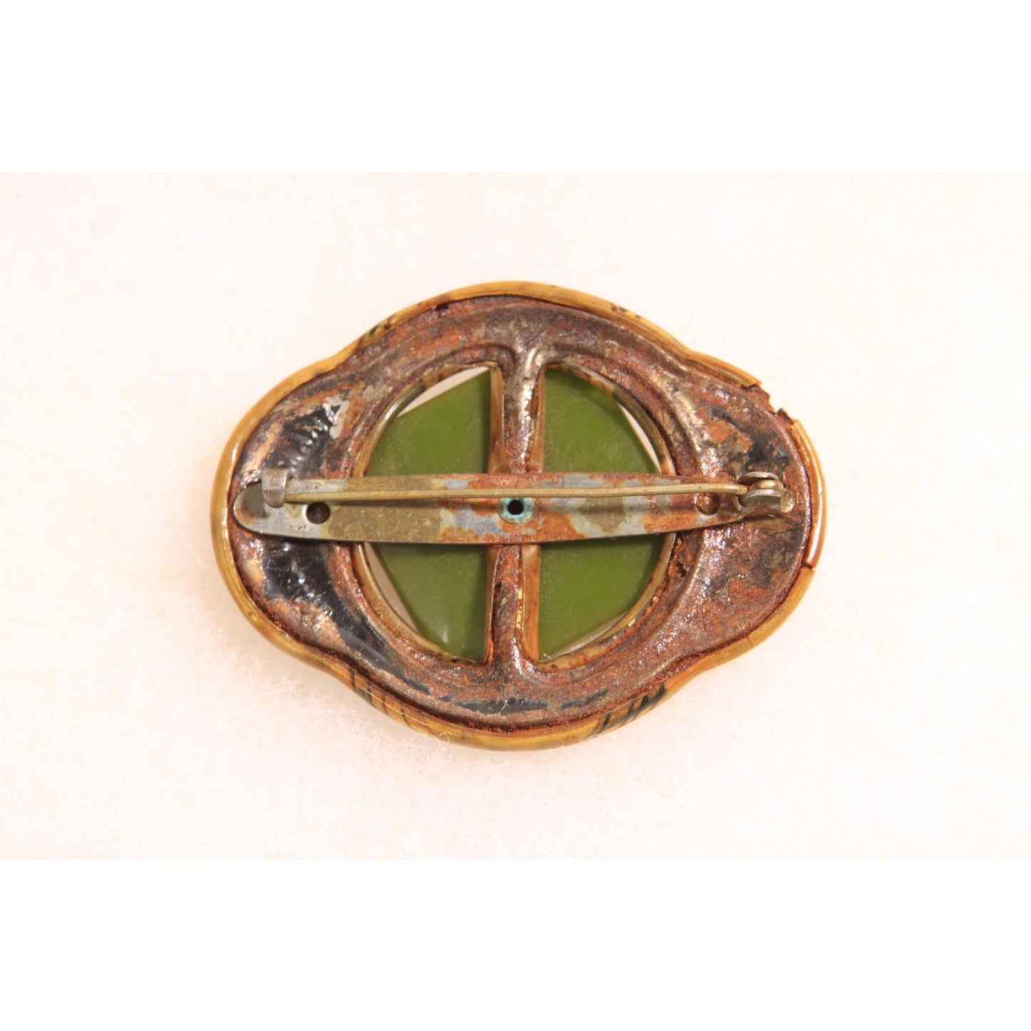 1930s Green and Yellow Rhinestone Art Deco Art Nouveau Rounded Bakelite and Plastic Swirl Brooch