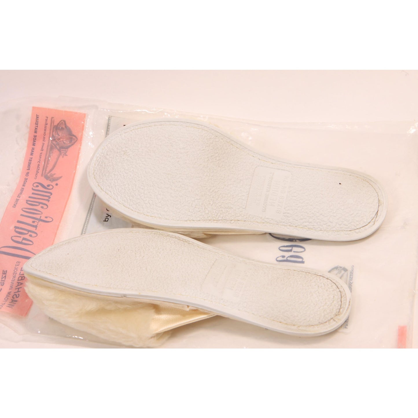 Deadstock 1950s 1960s Cream off White Fuzzy Faux Fur Slippers by Dearfoams-Size 6 1/2-7 1/2
