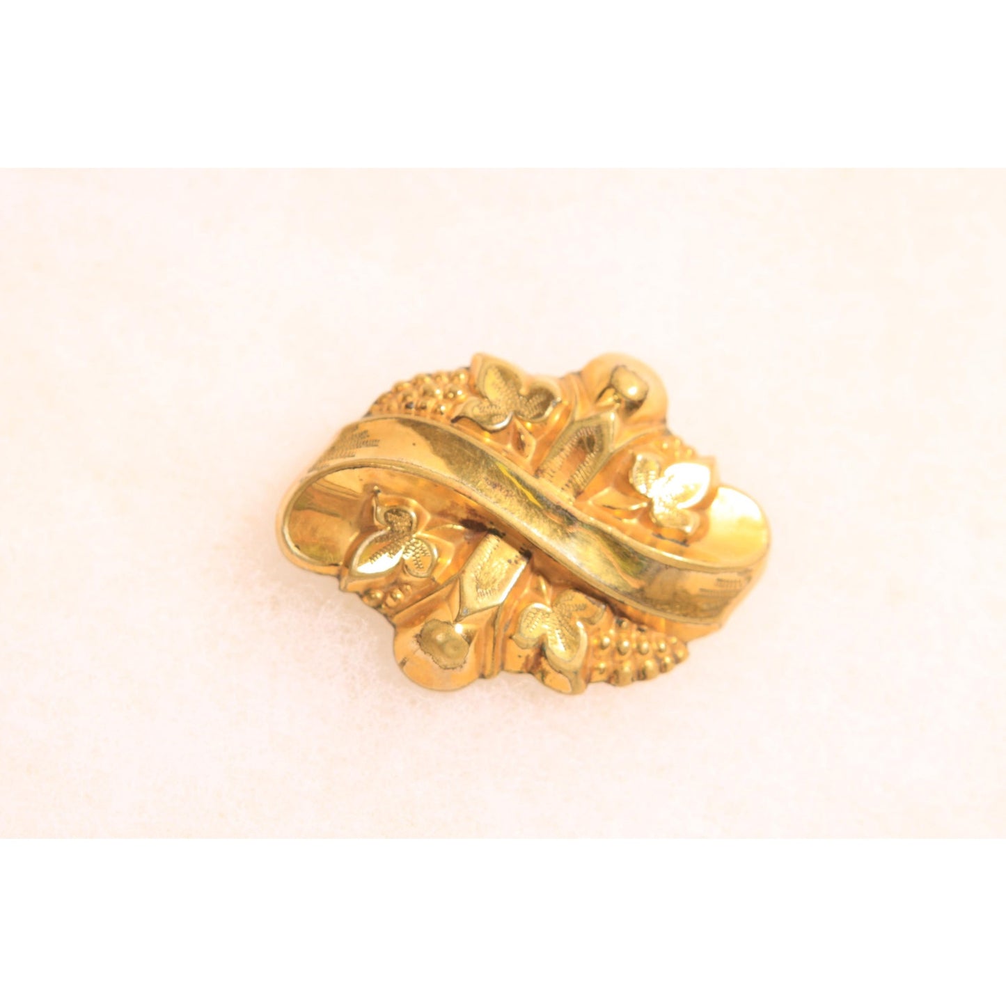 Antique Victorian 1800s Gold Tone Metal Ribbon and Floral Brooch