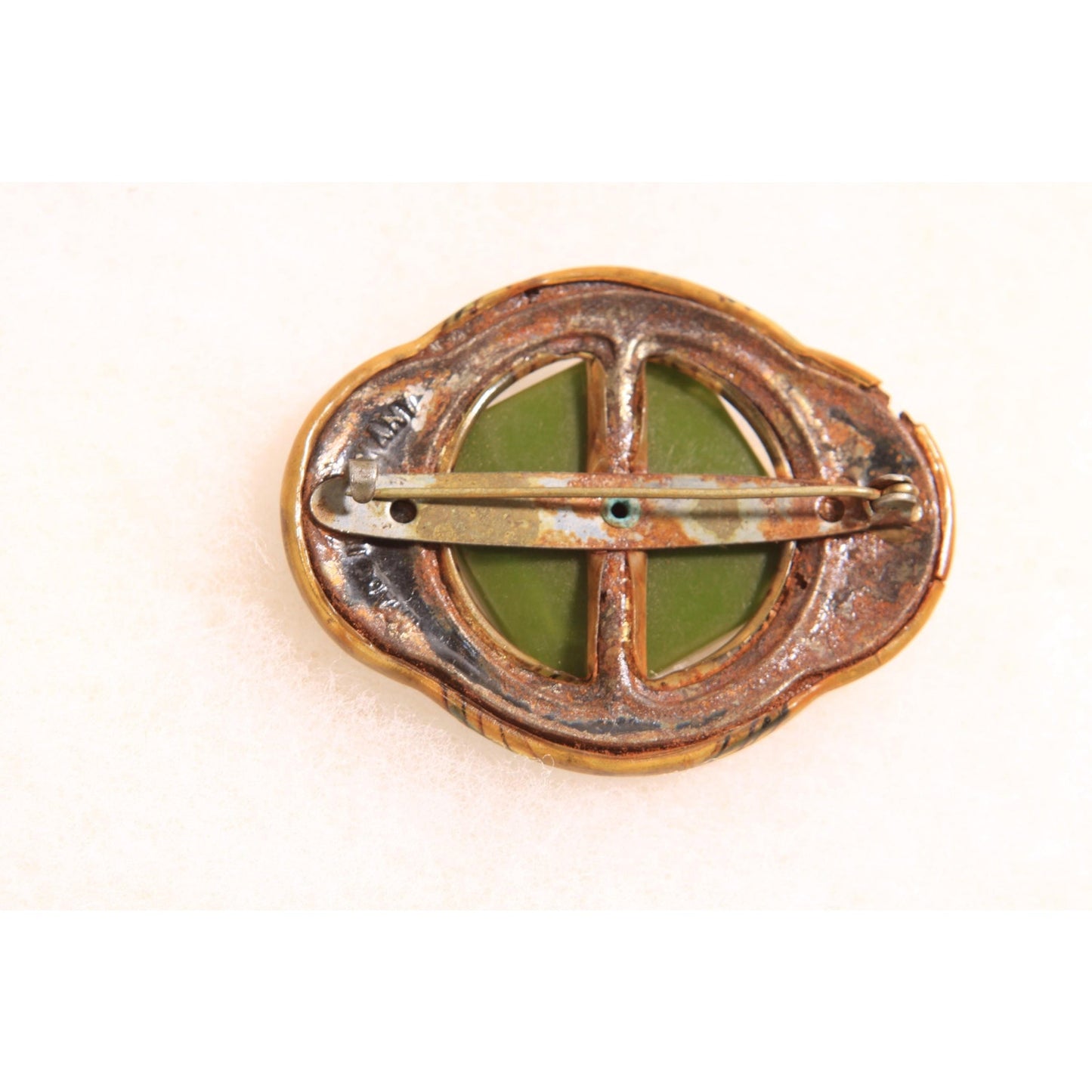 1930s Green and Yellow Rhinestone Art Deco Art Nouveau Rounded Bakelite and Plastic Swirl Brooch
