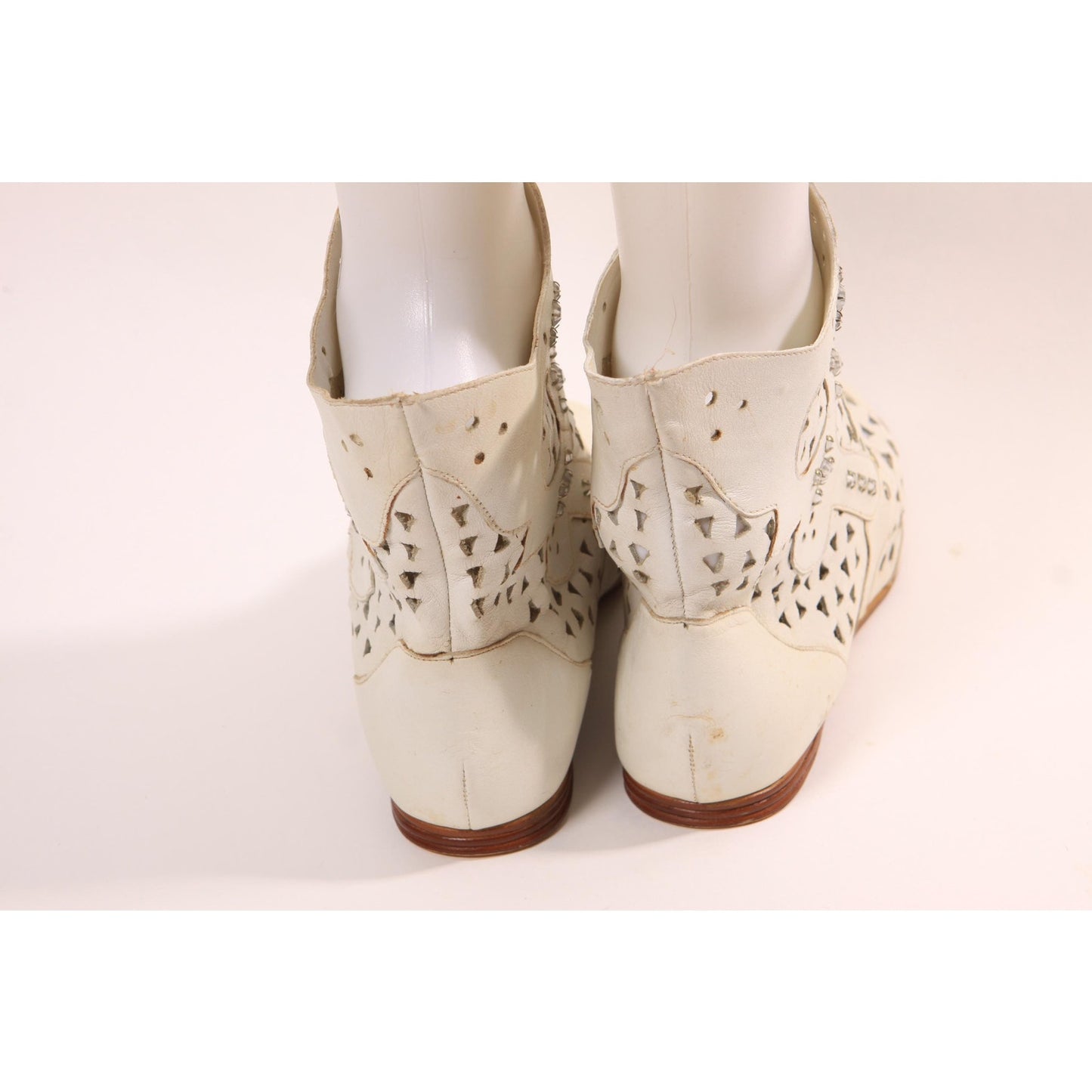 1980s White Leather Bedazzled Rhinestone Slip On Cowgirl Ankle Boots by Q-Thrill -Size 6 1/2