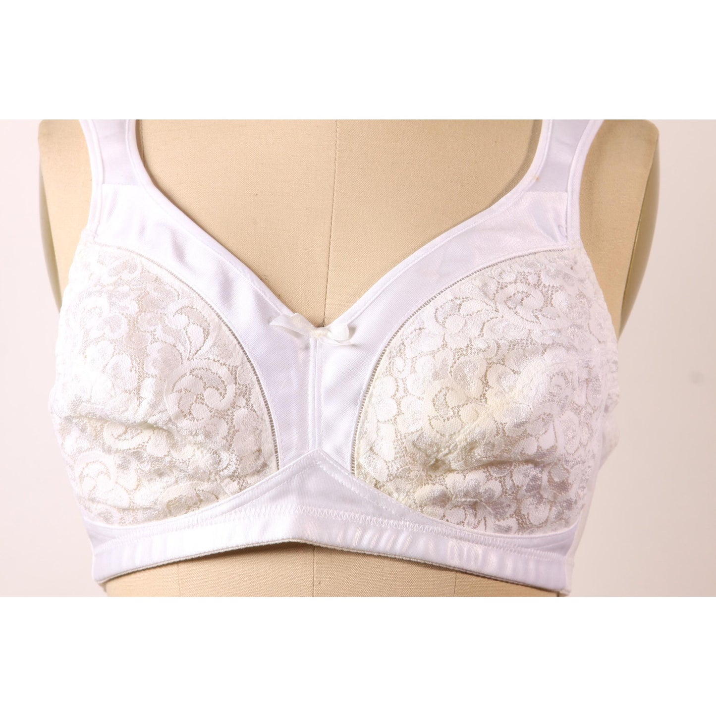 1980s Sheer White Floral Lace Bow Detail Bra by Playtex-38B