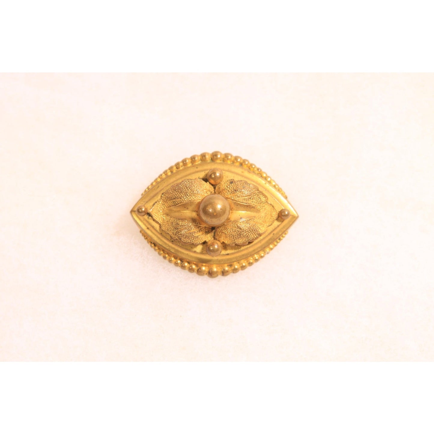 Antique Victorian 1800s Gold Tone Metal Oval Brooch