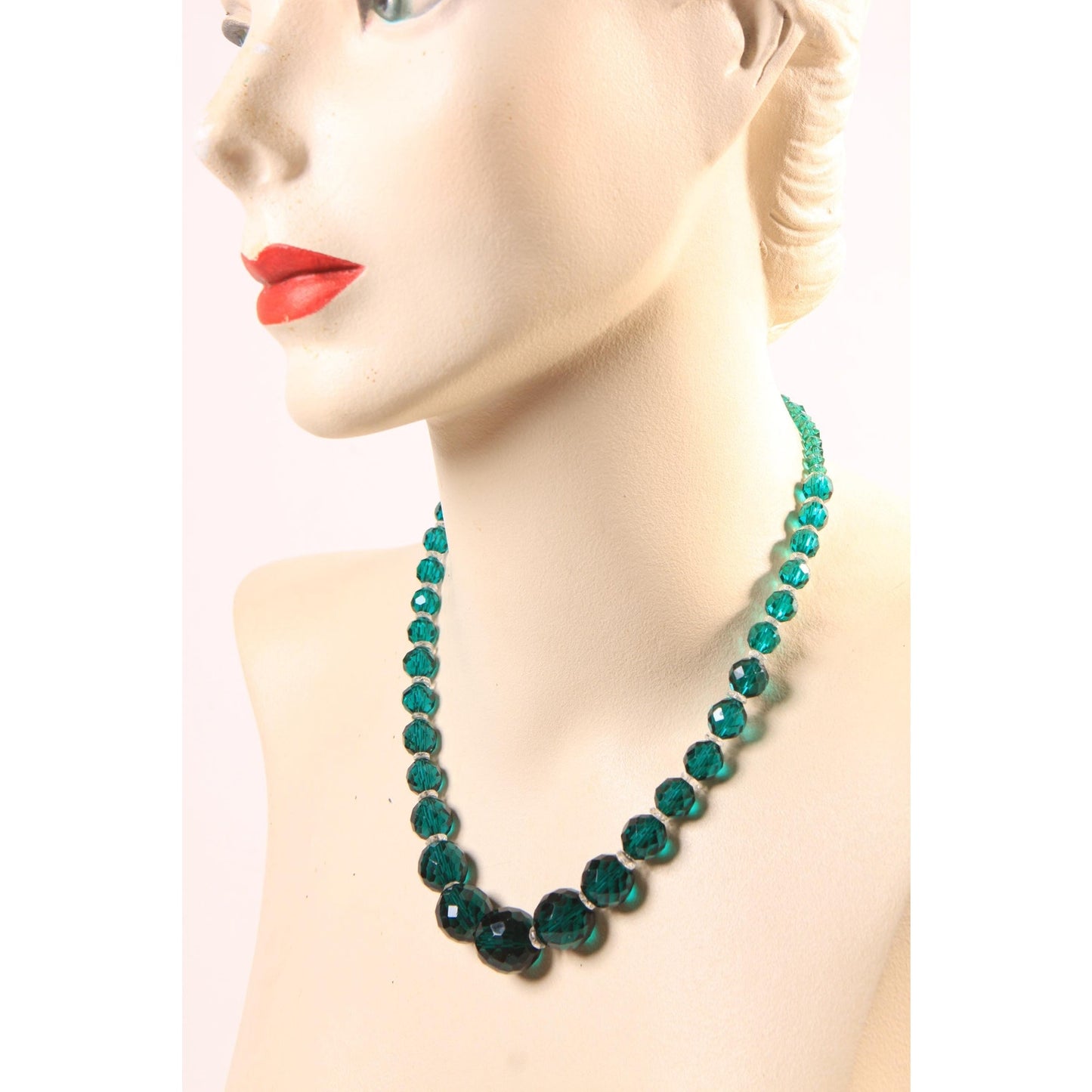 1950s Emerald Green and Clear Glass Faceted Graduated Formal Beaded Necklace