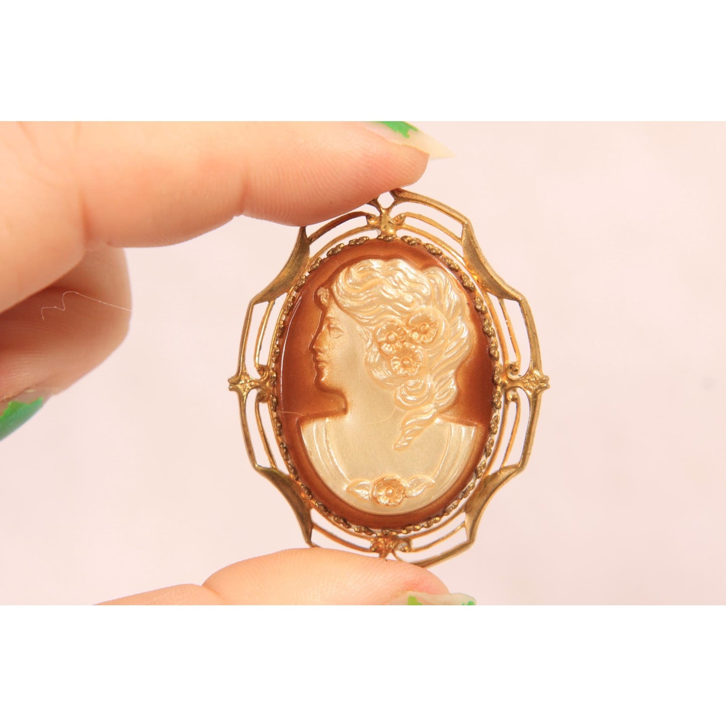 1930s 1940s Gold Tone Metal, Reddish Brown and Cream Cameo Brooch