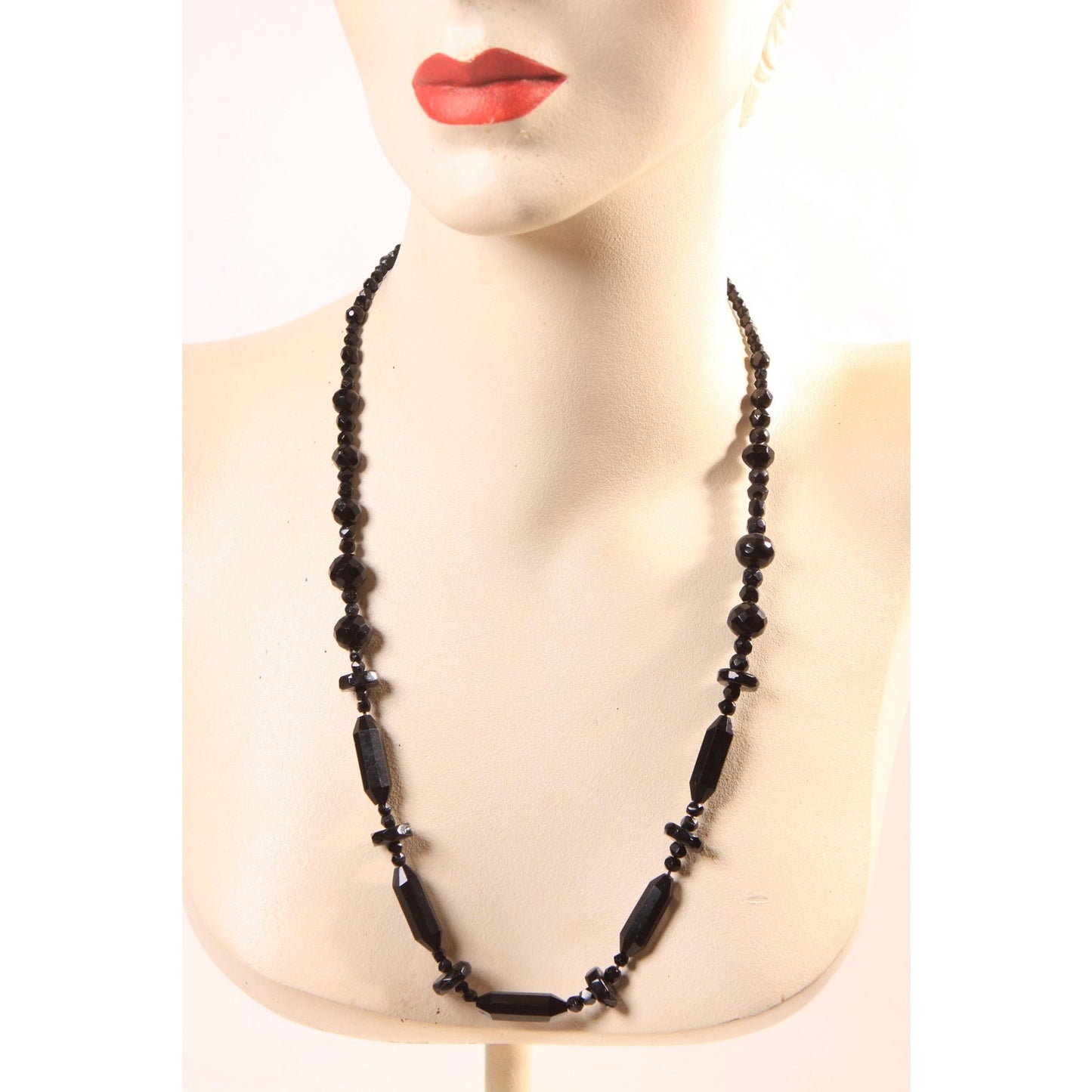 1950s Black Faceted Oval, Rounded and Disc Shaped Glass Beaded Necklace