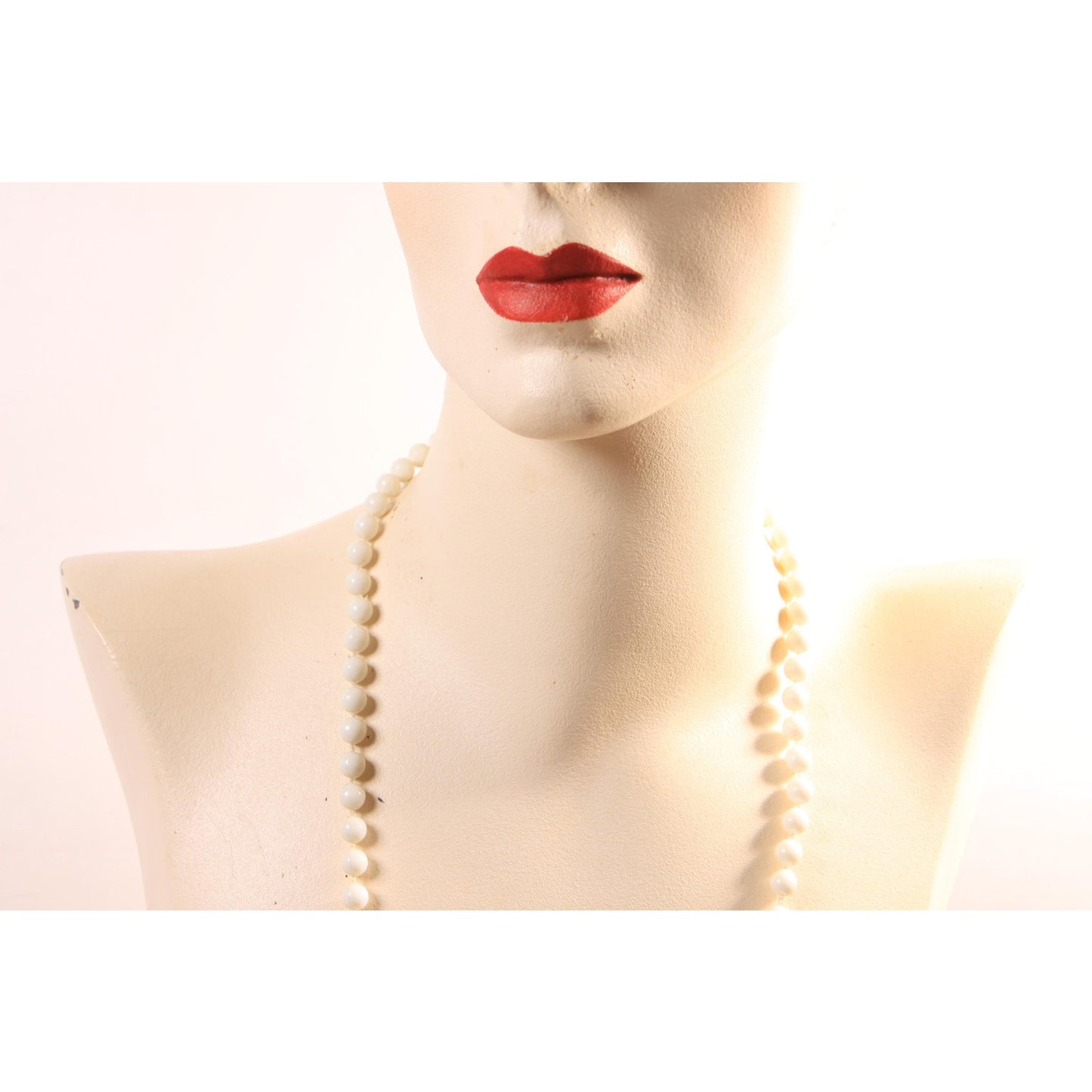 1960s 1970s White Plastic Beaded Single Strand Necklace by Hong Kong
