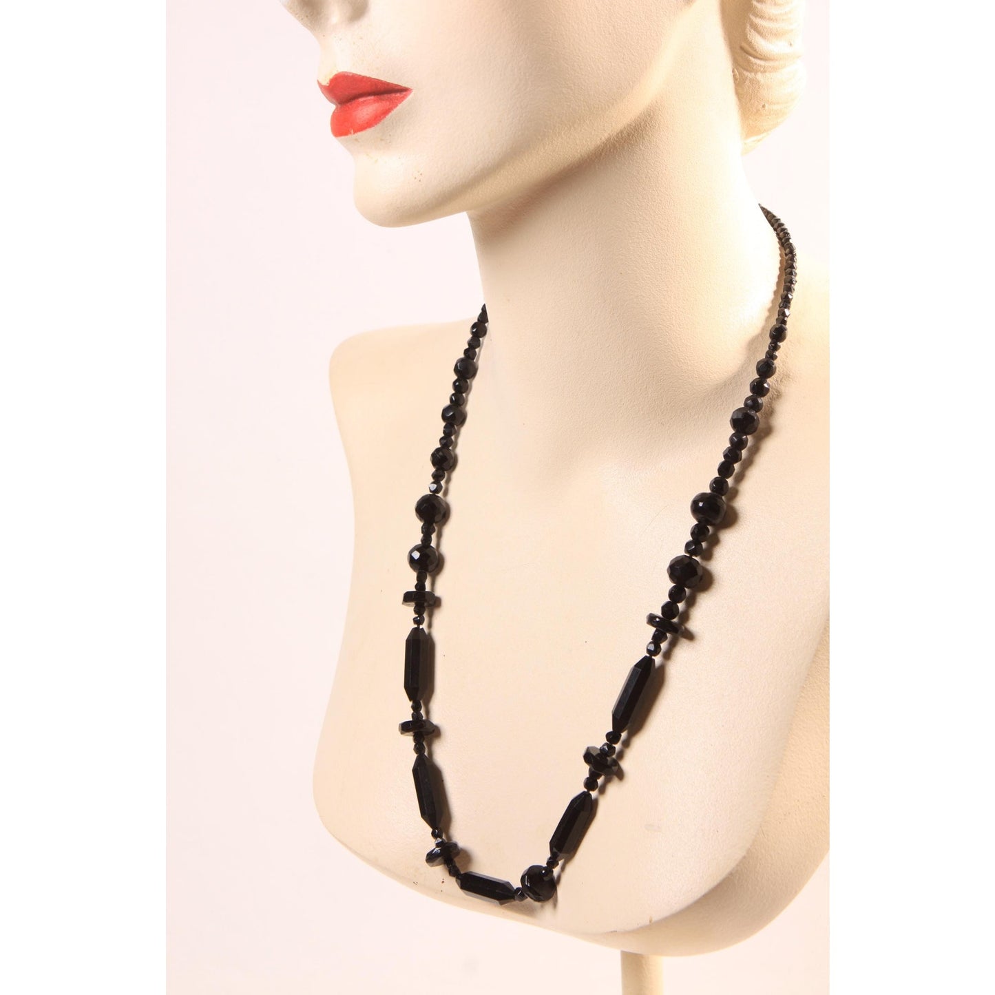 1950s Black Faceted Oval, Rounded and Disc Shaped Glass Beaded Necklace