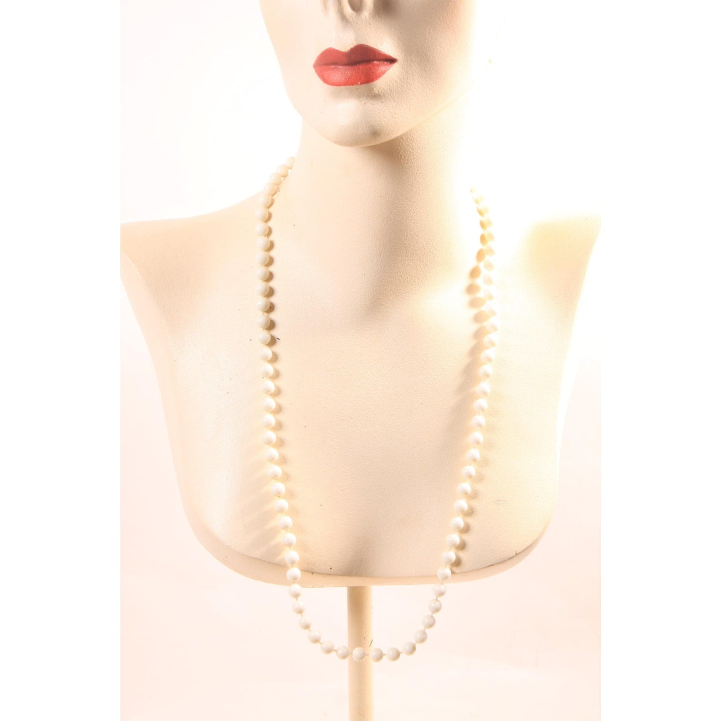 1960s 1970s White Plastic Beaded Single Strand Necklace by Hong Kong