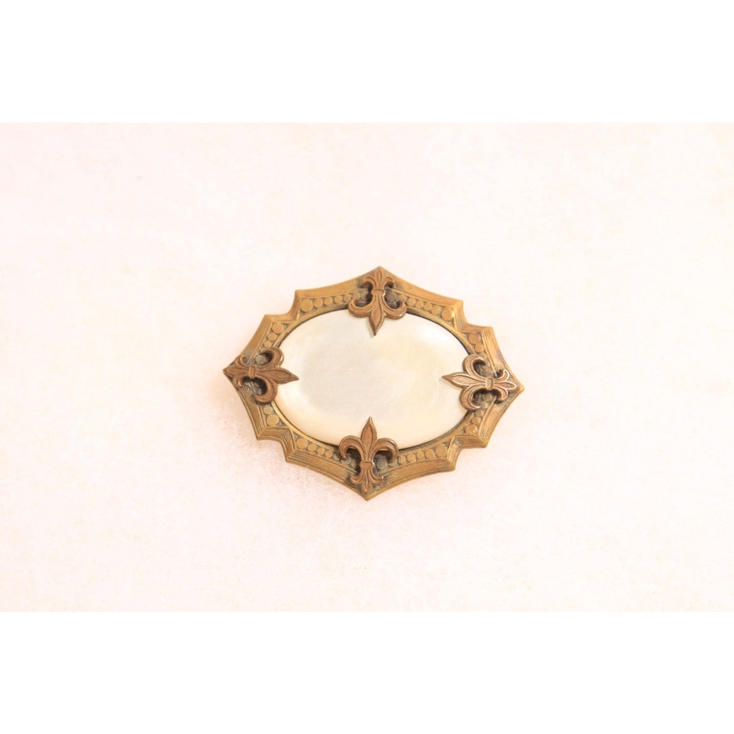 Antique 1800s Victorian Mother of Pearl and Gold Tone Metal Fleur-de-lis Brooch