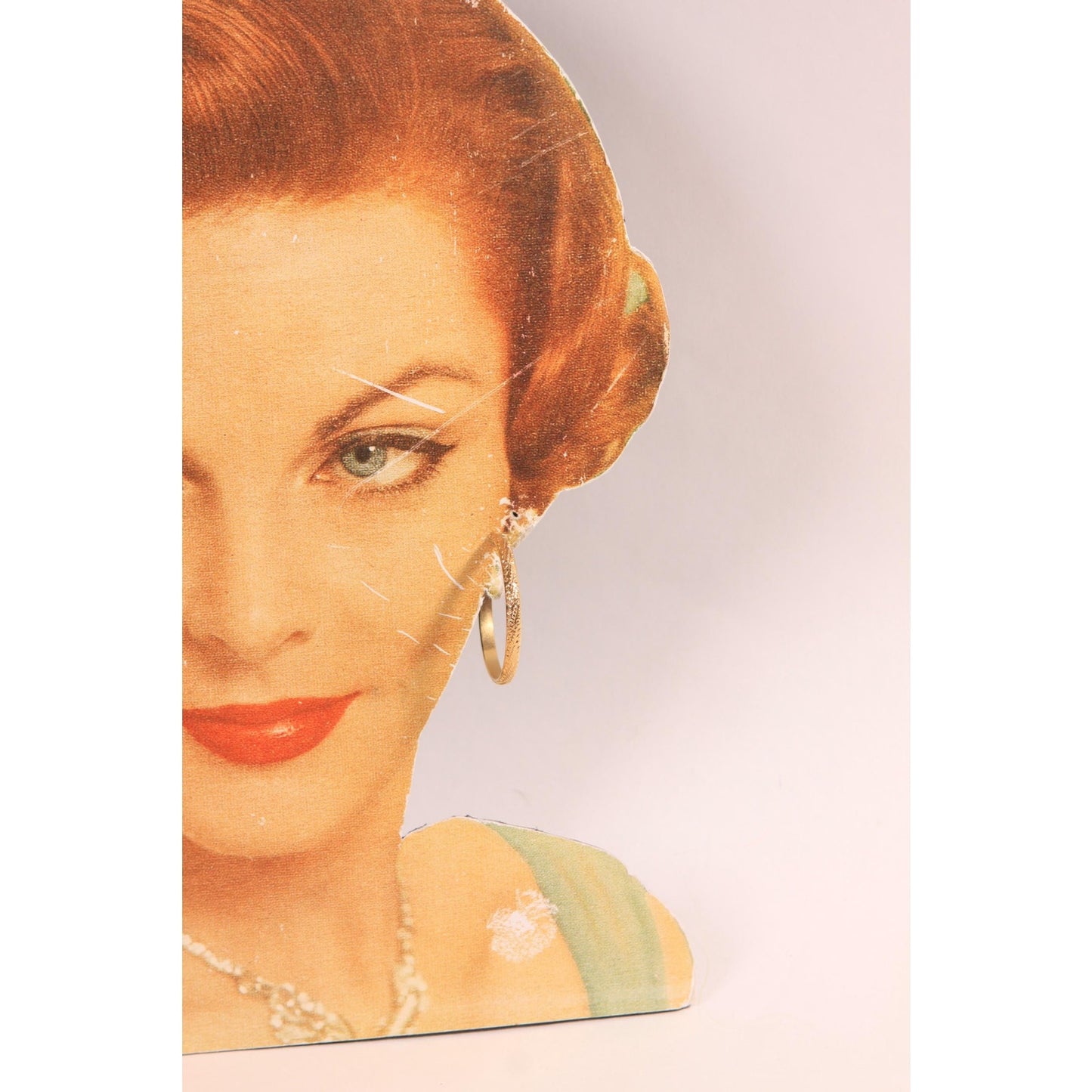 1950s 1960s Gold Tone Metal Hoop Foliage Engraved Clip On Earrings by L.H. Segal California