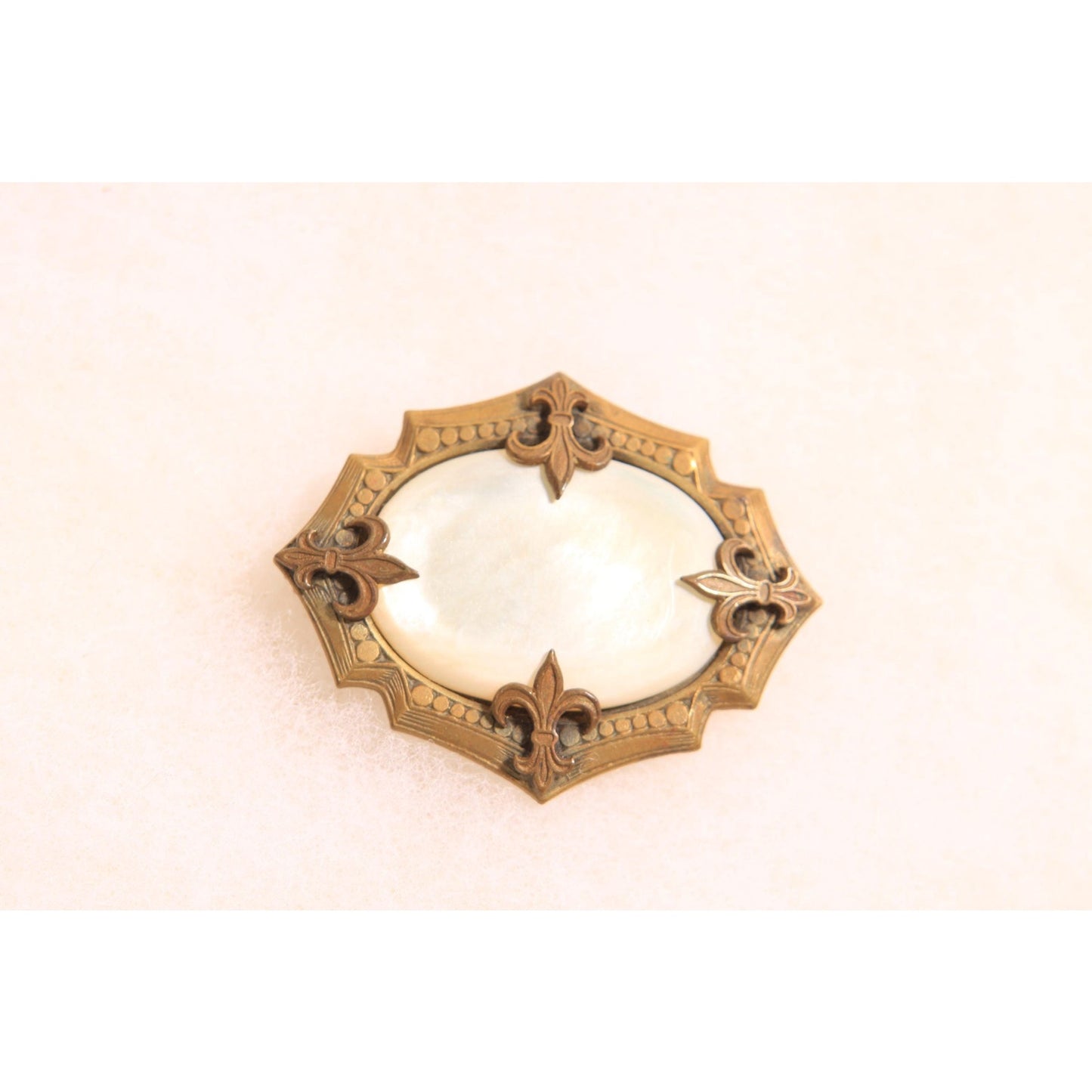 Antique 1800s Victorian Mother of Pearl and Gold Tone Metal Fleur-de-lis Brooch