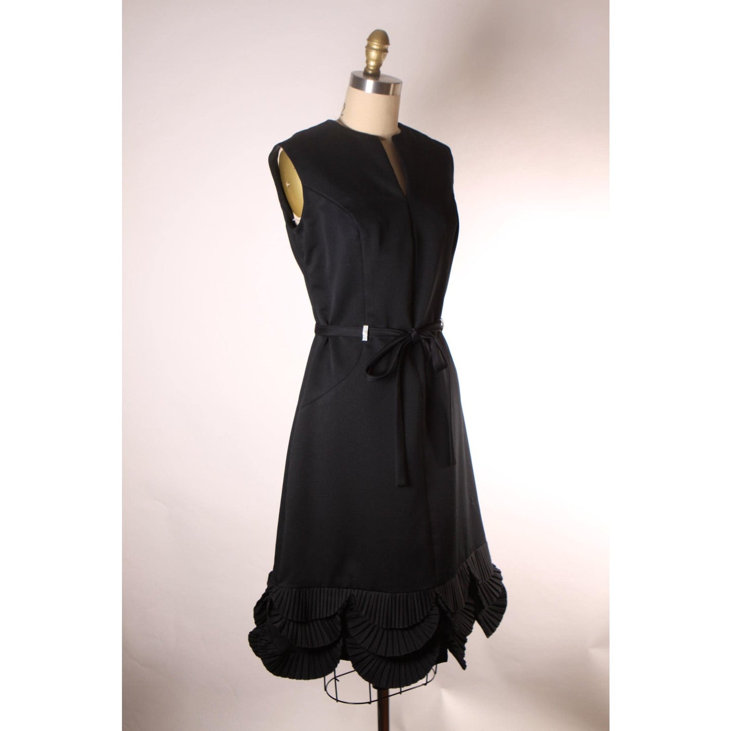 1960s Black Sleeveless V Neck Ruffle Scalloped Hem Rhinestone Detail Belted Formal Cocktail Dress -M