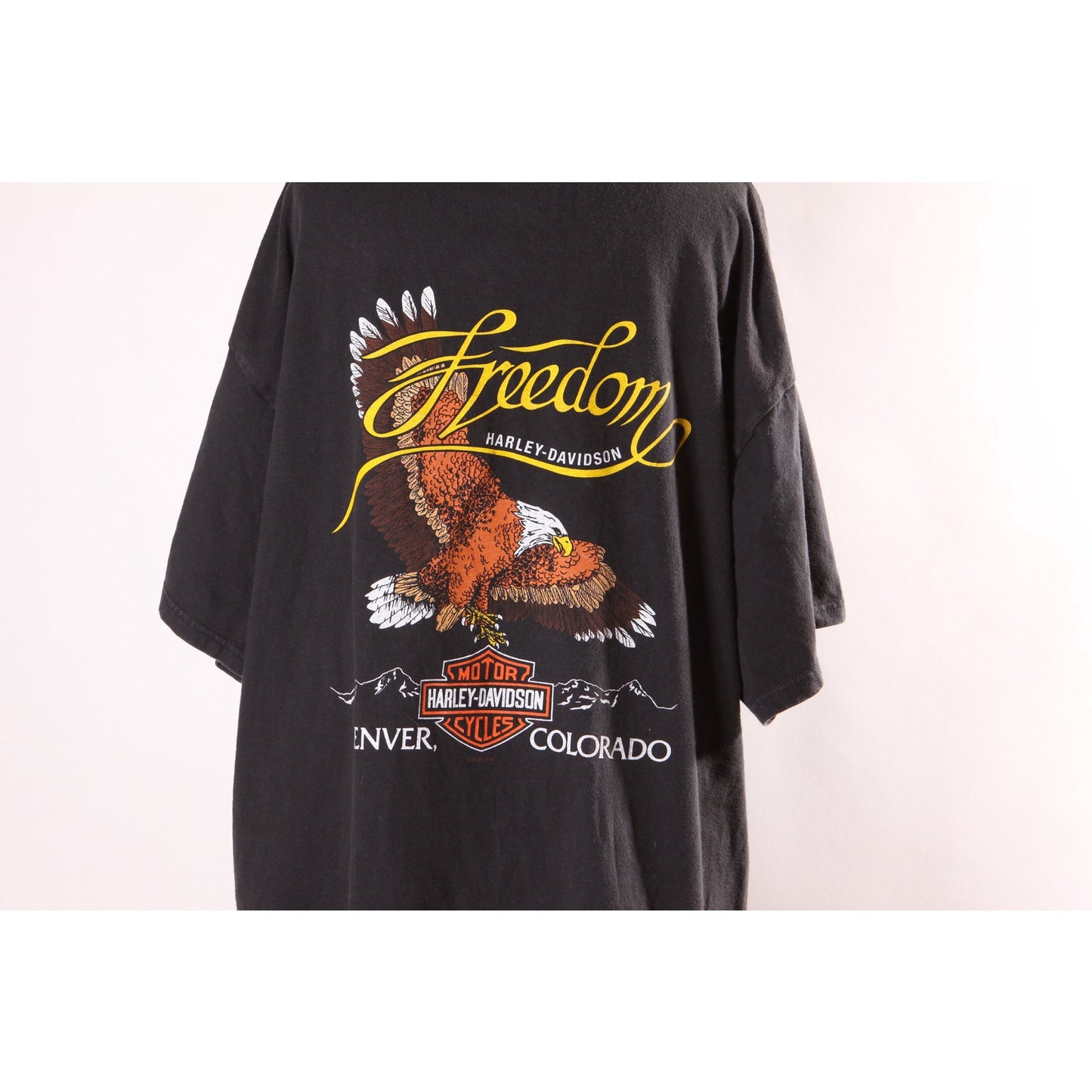 2000s 2002 Black Short Sleeve Harley Davidson American Eagle Biker Denver Colorado T-Shirt by Harley Davidson -XL