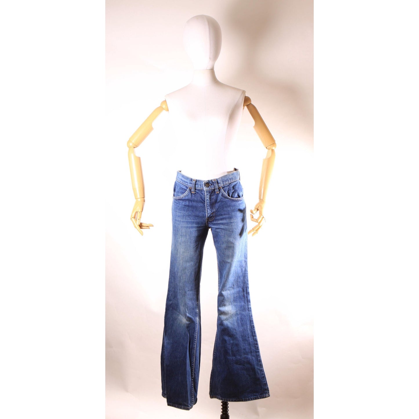 1970s Blue Denim Flared Jeans by Levi's - 29x33