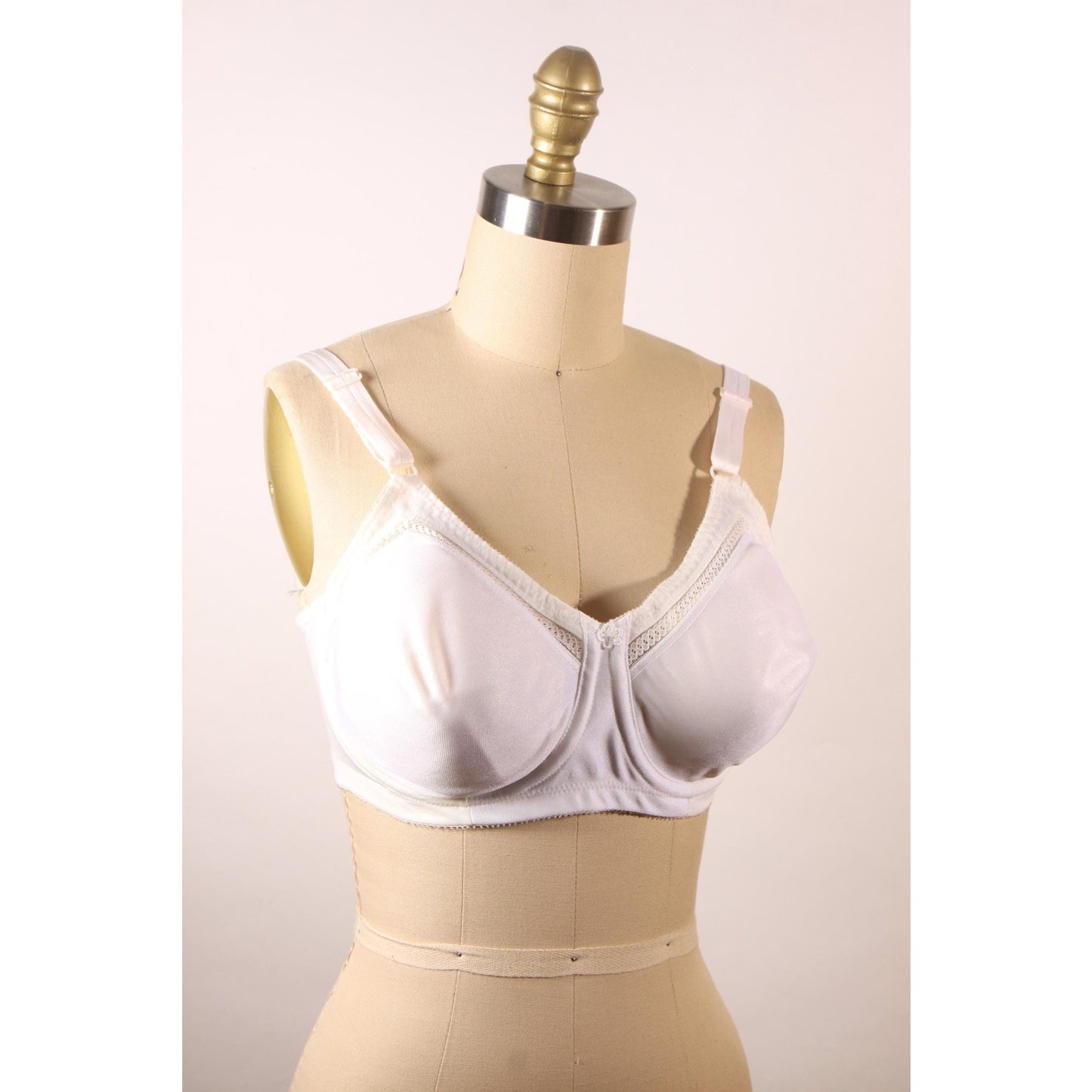1970s White Lace Trim Floral Detail Bra by Playtex-36D