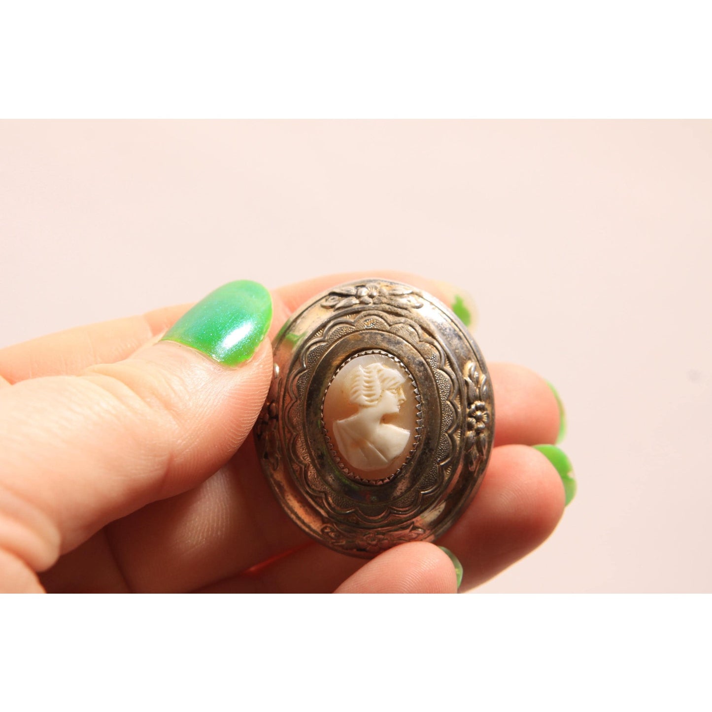 1950s 1960s Pink and Cream Cameo Silver Tone Metal Oval Brooch by Coro