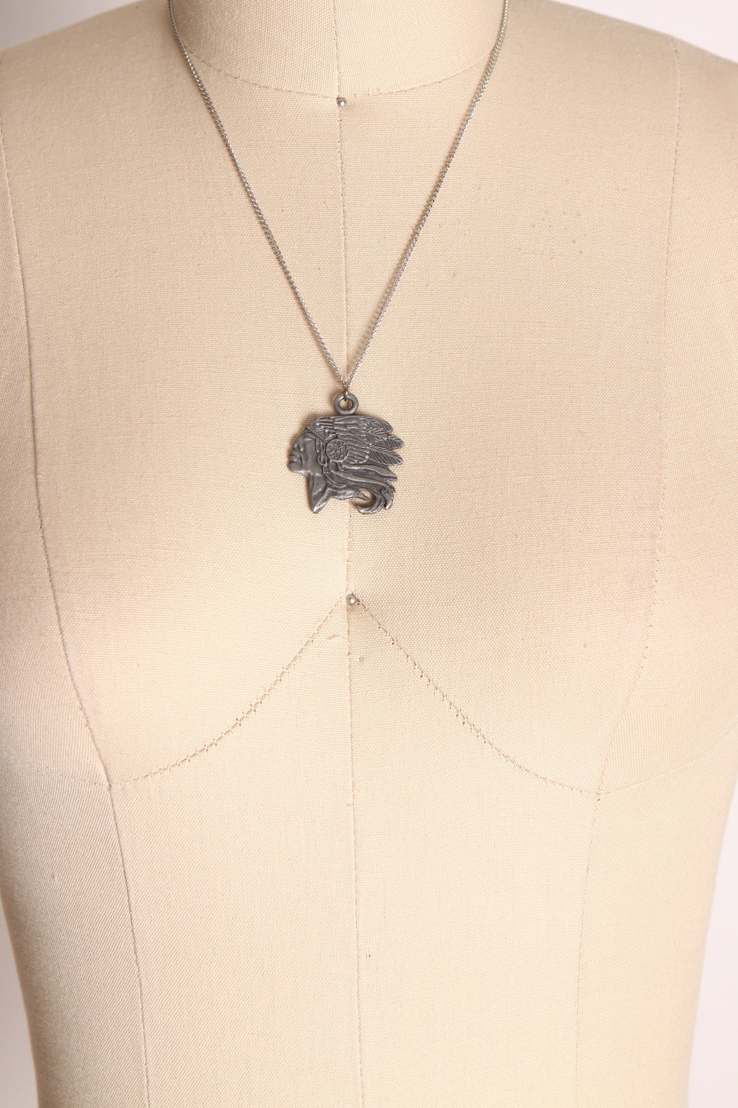 1990s Silver Tone Chain Metal Pewter Native American Indian Pendant Necklace