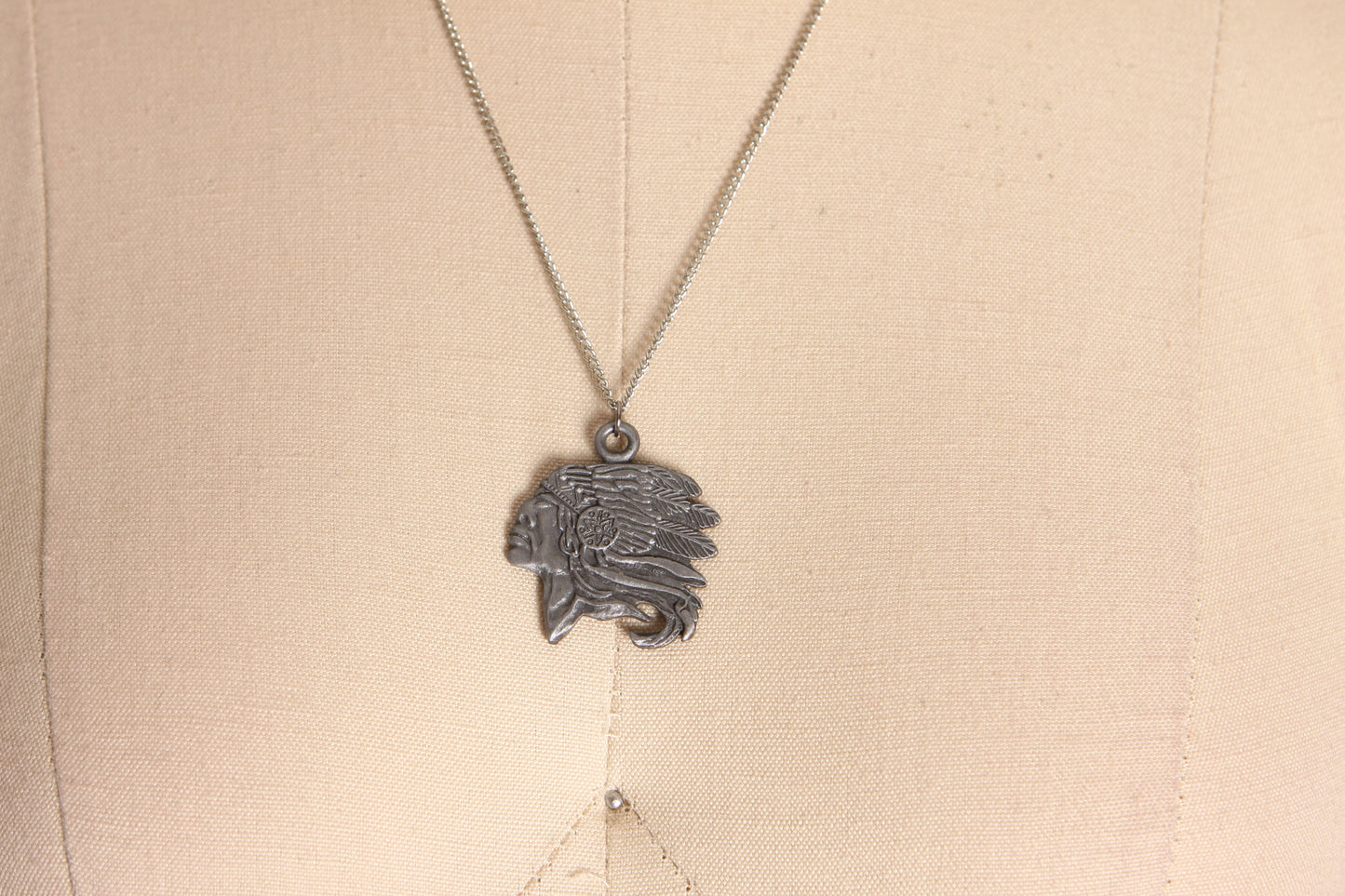 1990s Silver Tone Chain Metal Pewter Native American Indian Pendant Necklace