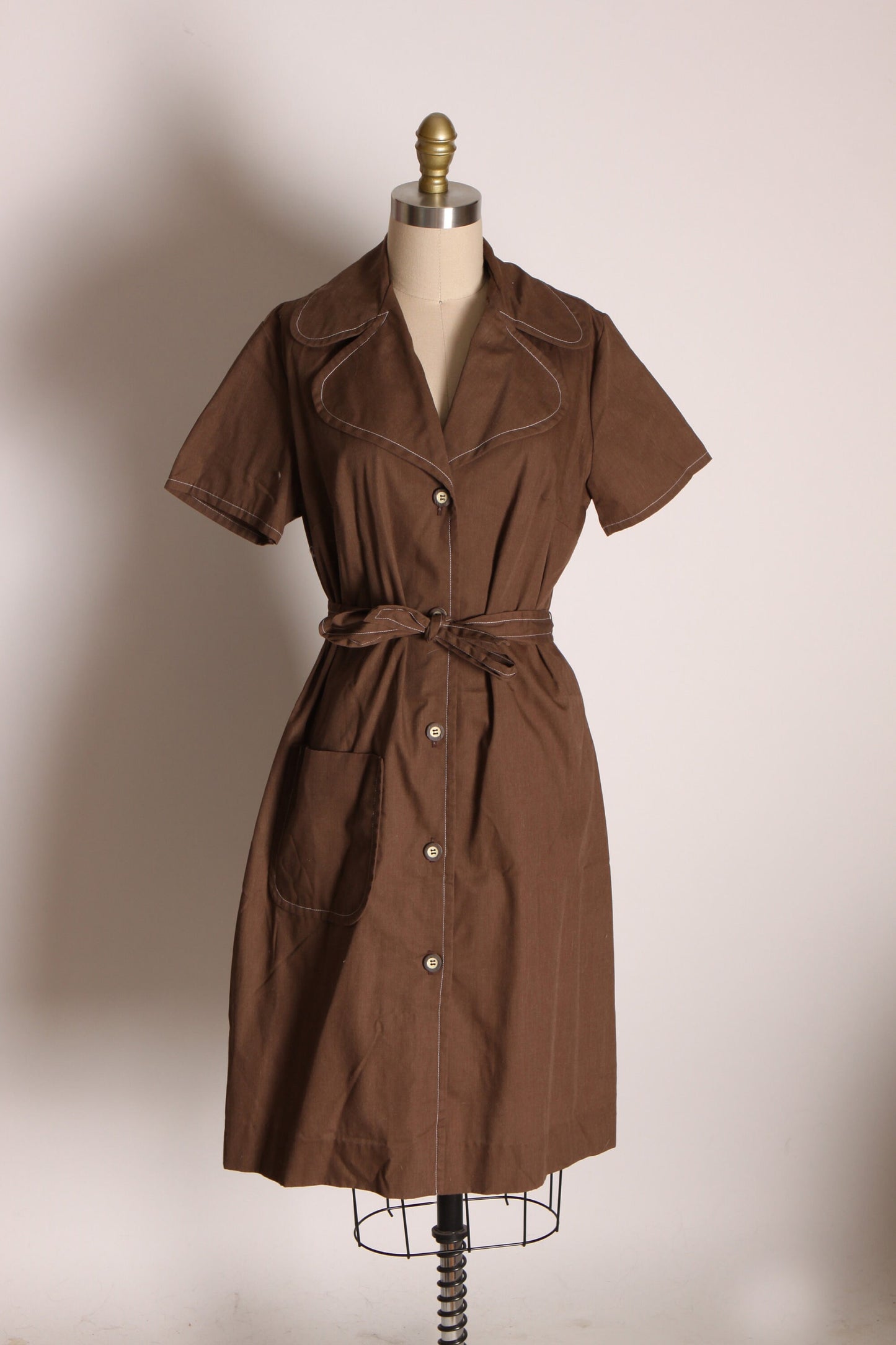 1970s Brown Button Up Short Sleeve Dog Ear Collar Belted Dress by Ship N’ Shore -L